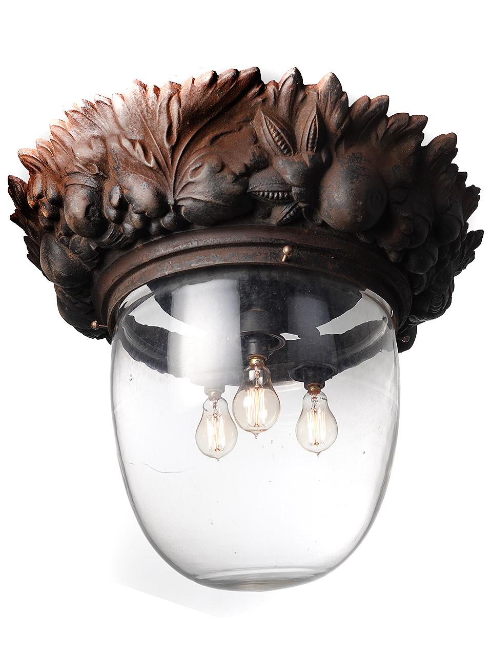 Große schwere Gusseisen 3 Glühbirne Flush Mounts - Matching Pair (Schwarzwald) im Angebot