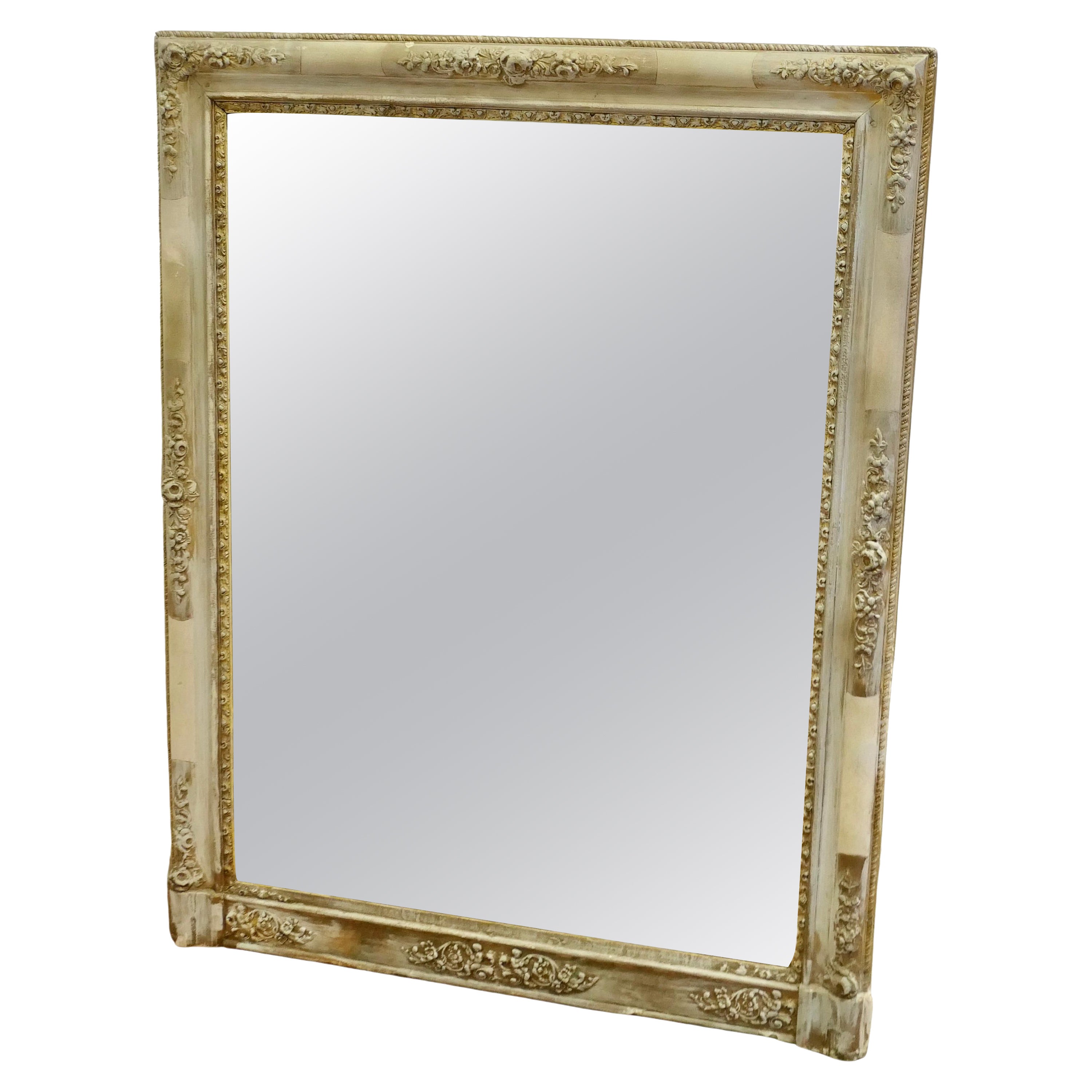 Grande specchio da parete francese pesante  Questo è un incantevole pezzo di eleganza shabby.