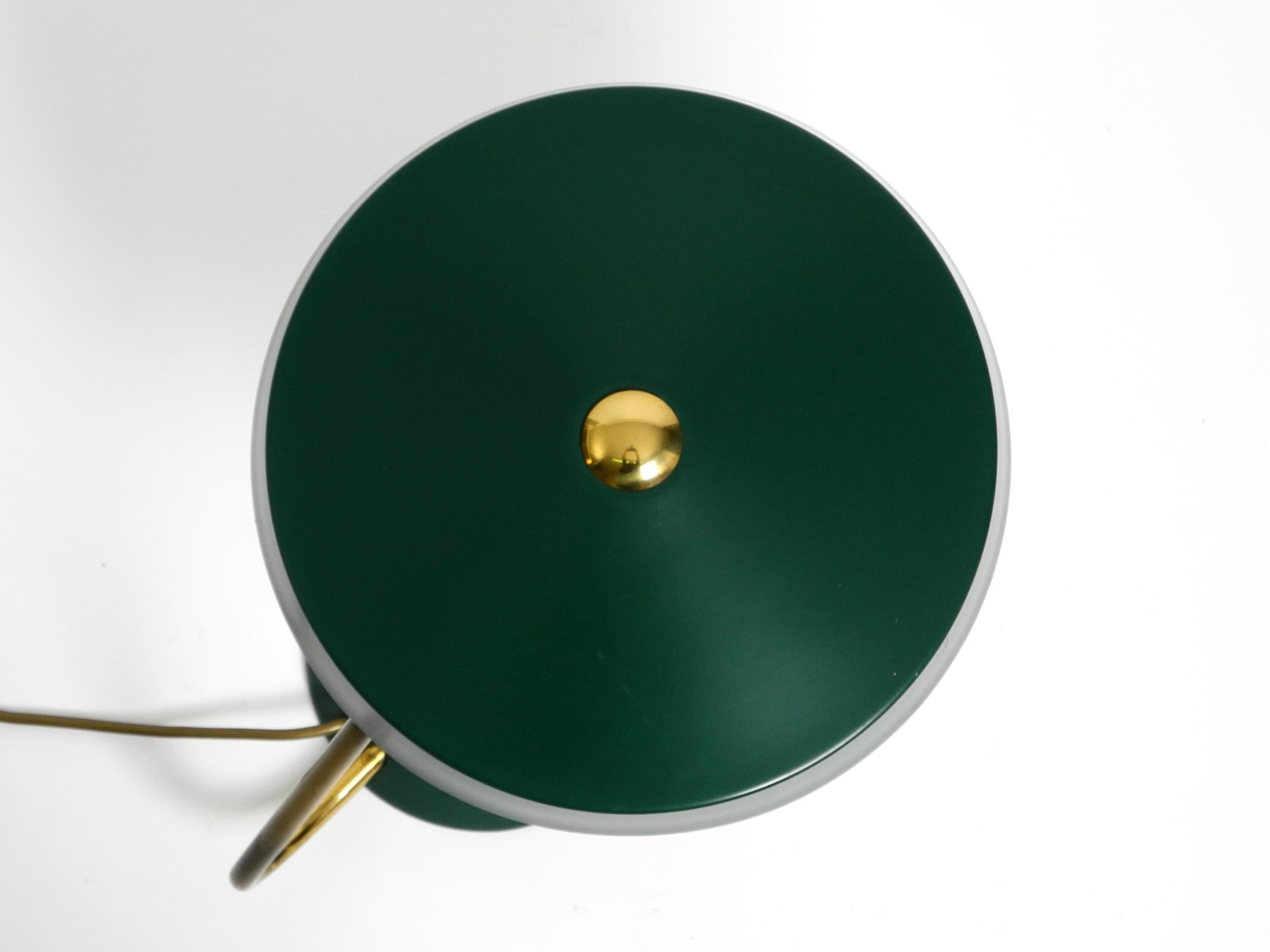 Large heavy Mid Century metal table lamp in British Green in dreamlike condition For Sale 9