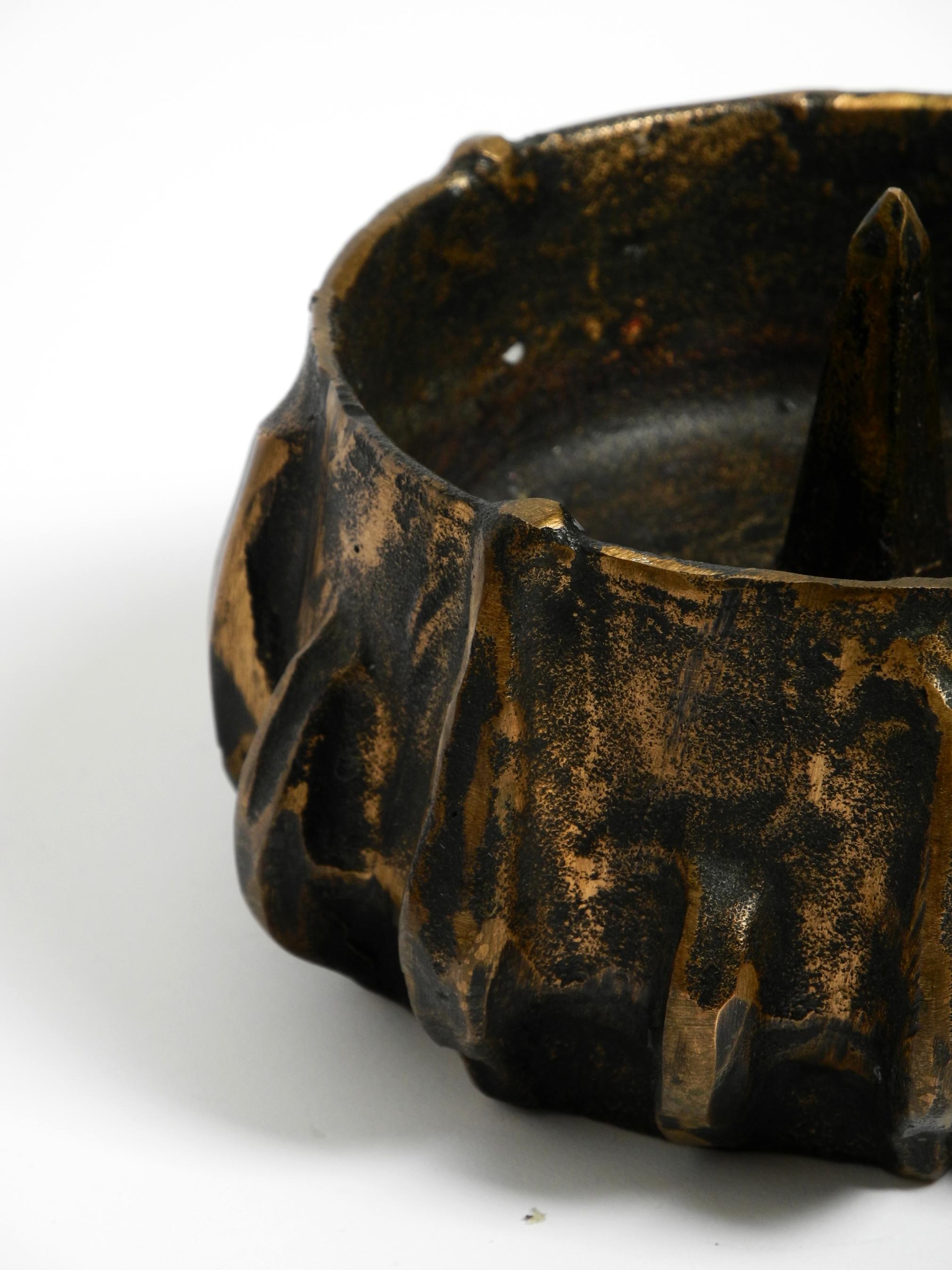 Großer schwerer Mid-Century-Modern-Kerzenleuchter aus Bronze in brutalistischem Design im Angebot 4