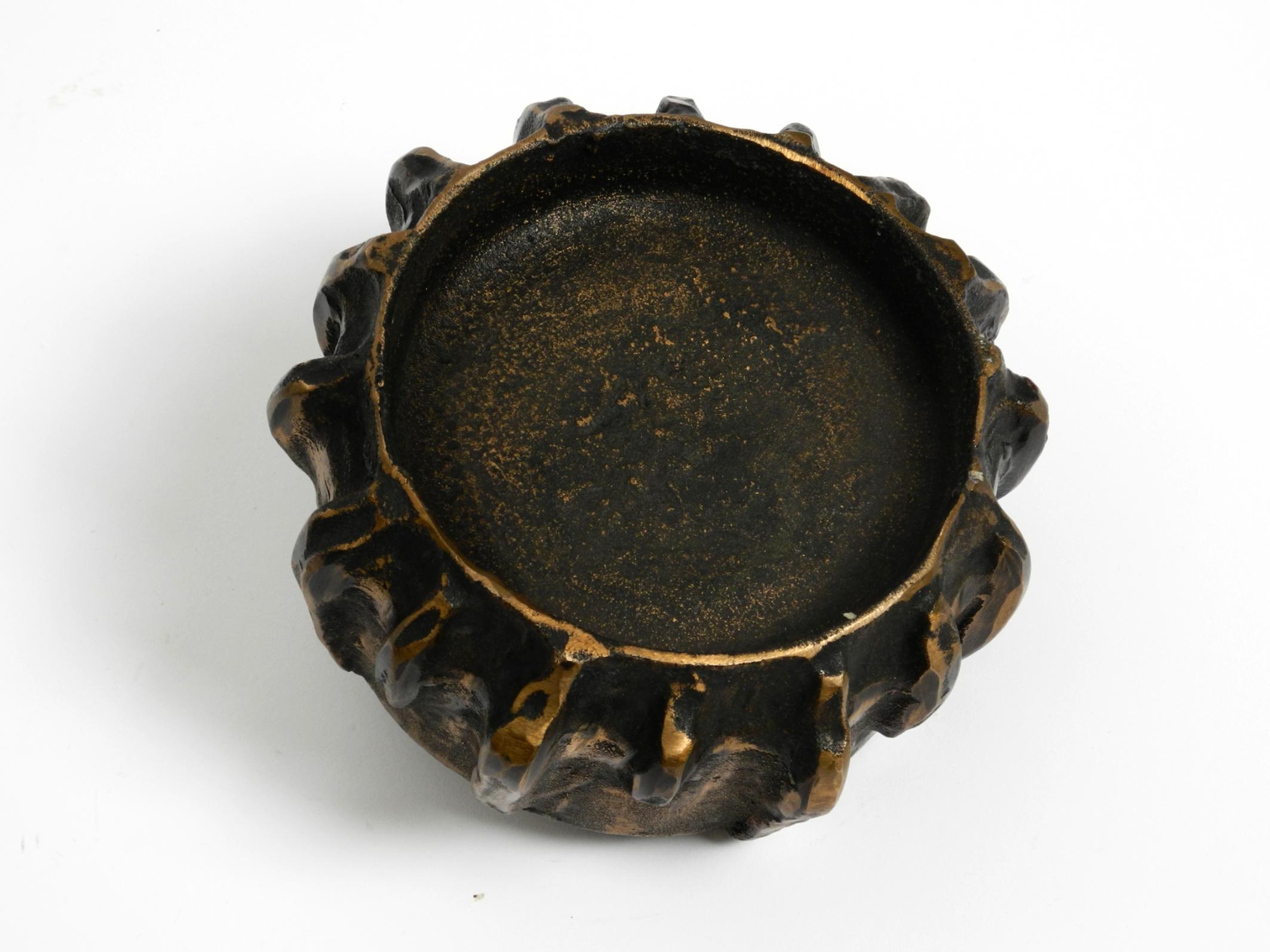 Großer schwerer Mid-Century-Modern-Kerzenleuchter aus Bronze in brutalistischem Design im Angebot 8