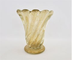 Grand et lourd vase d'art en verre de Murano tourbillonnant, moderne du milieu du siècle dernier, avec aventurine