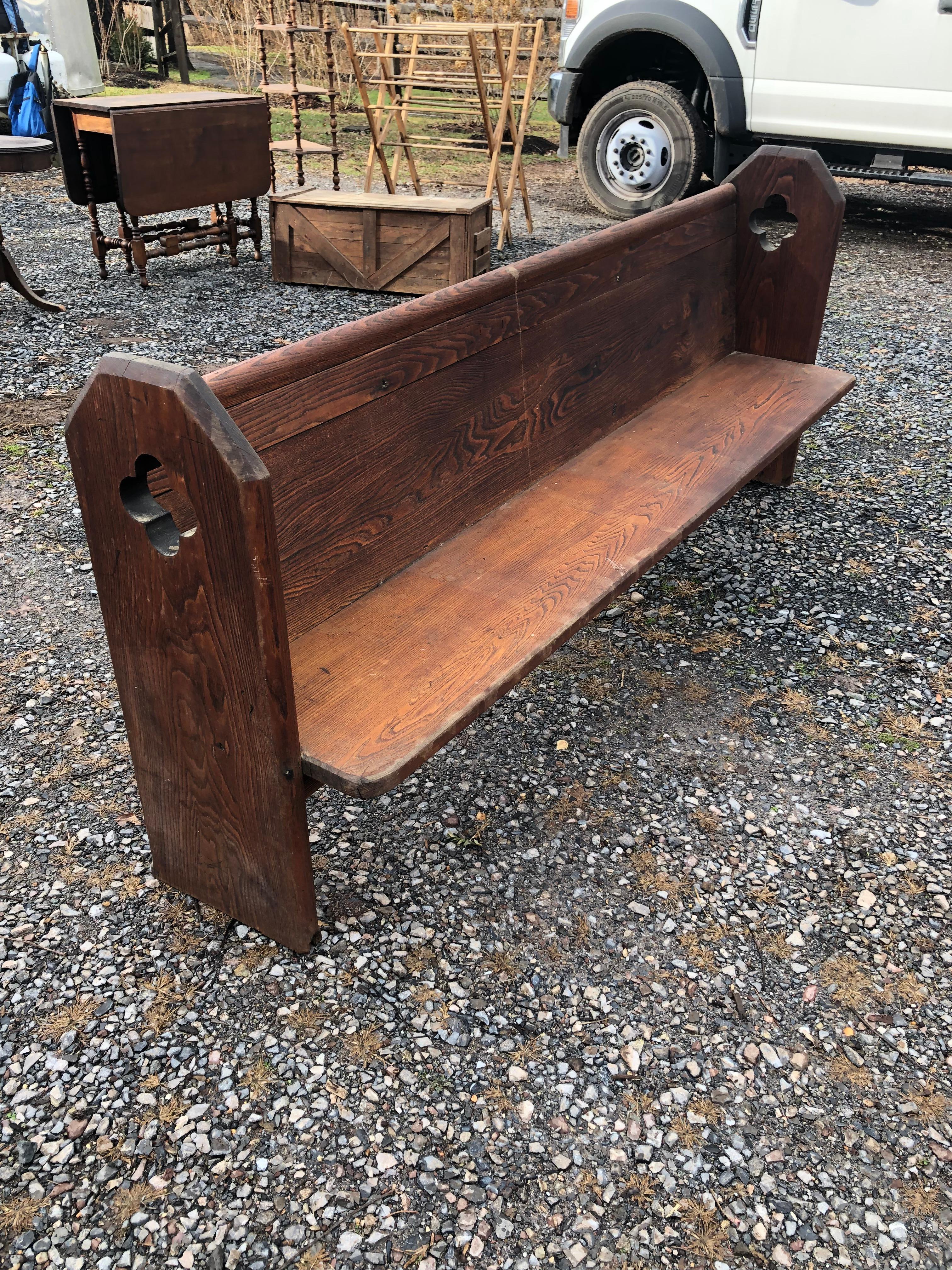 Große schwere Vintage Church Pew Bench aus Eiche (Mitte des 20. Jahrhunderts) im Angebot