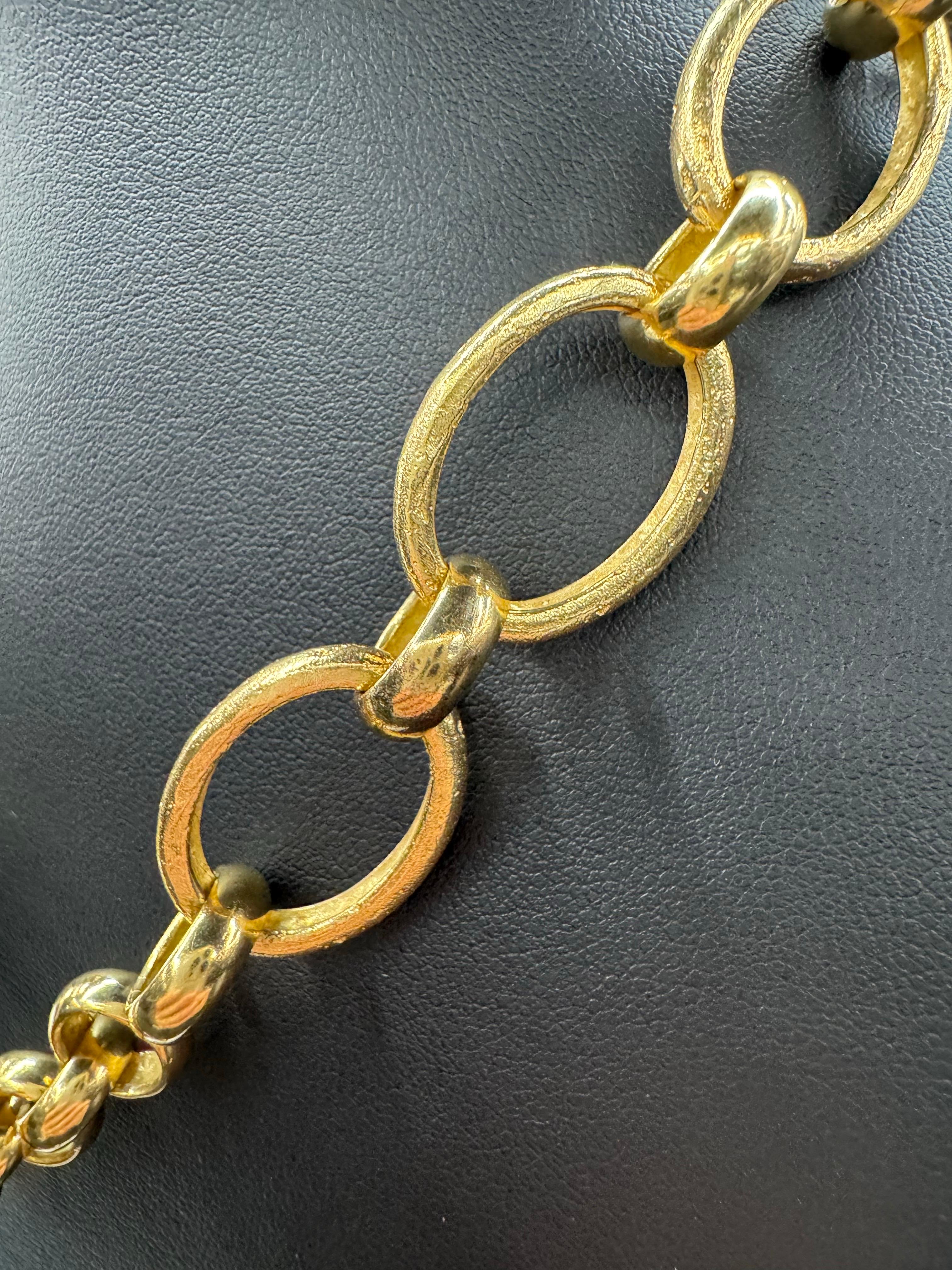 Collier à bascule à maillons ovales 123.3 Grammes Or jaune 18 carats 18.5