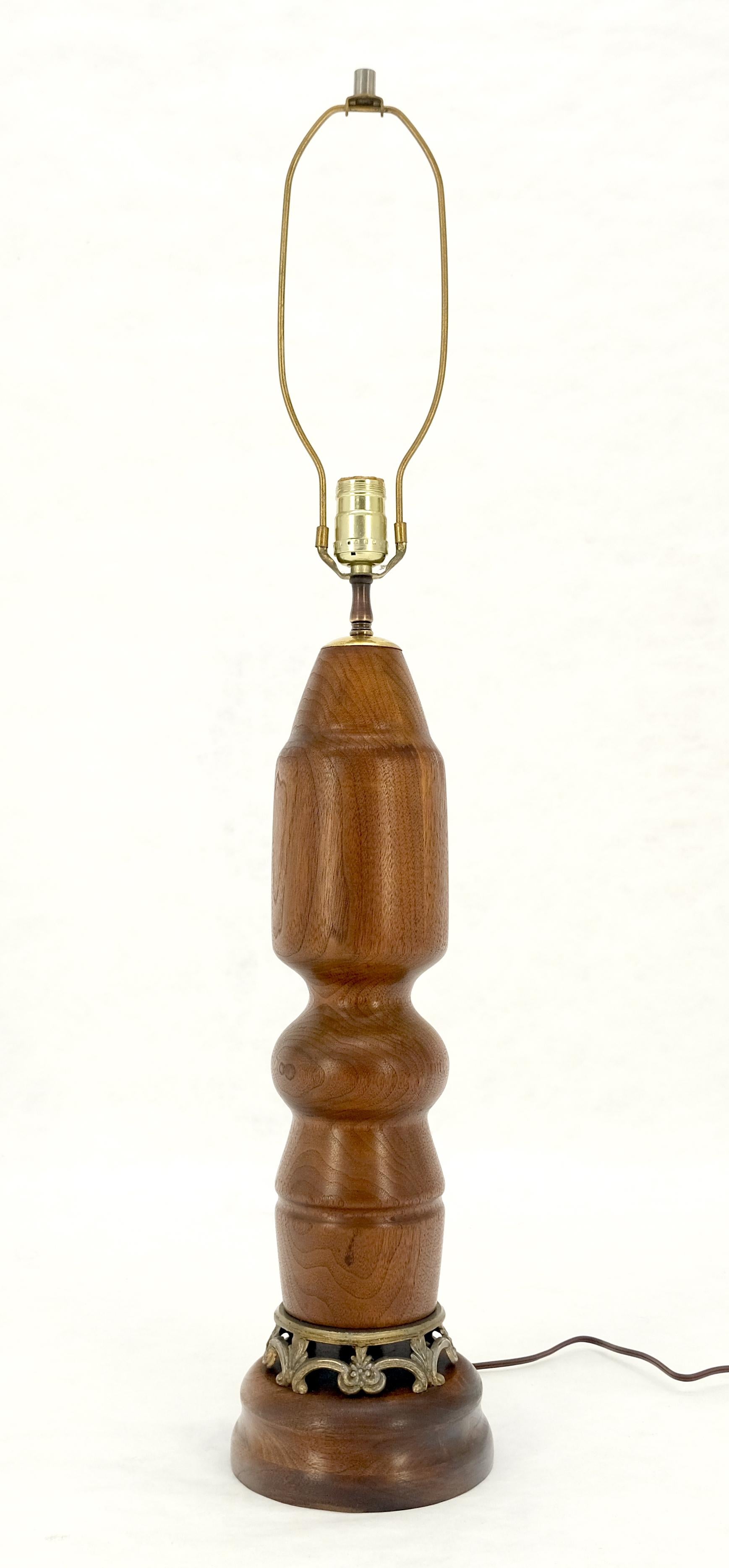 Laqué Lampe de table à base de teck massif tourné MINT en vente