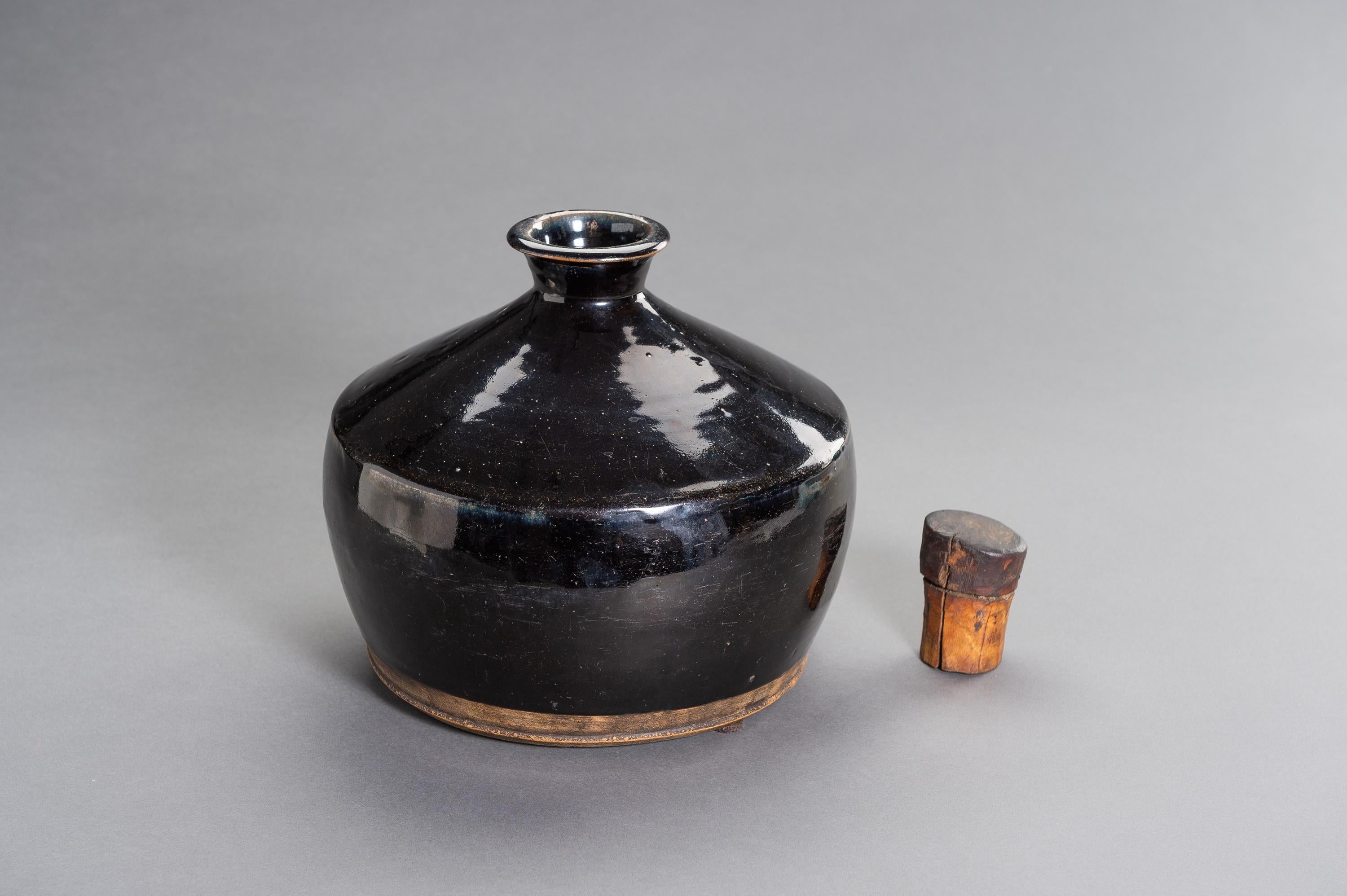 Porcelaine Grande bouteille Henan à glaçure noire, dynastie chinoise Song en vente