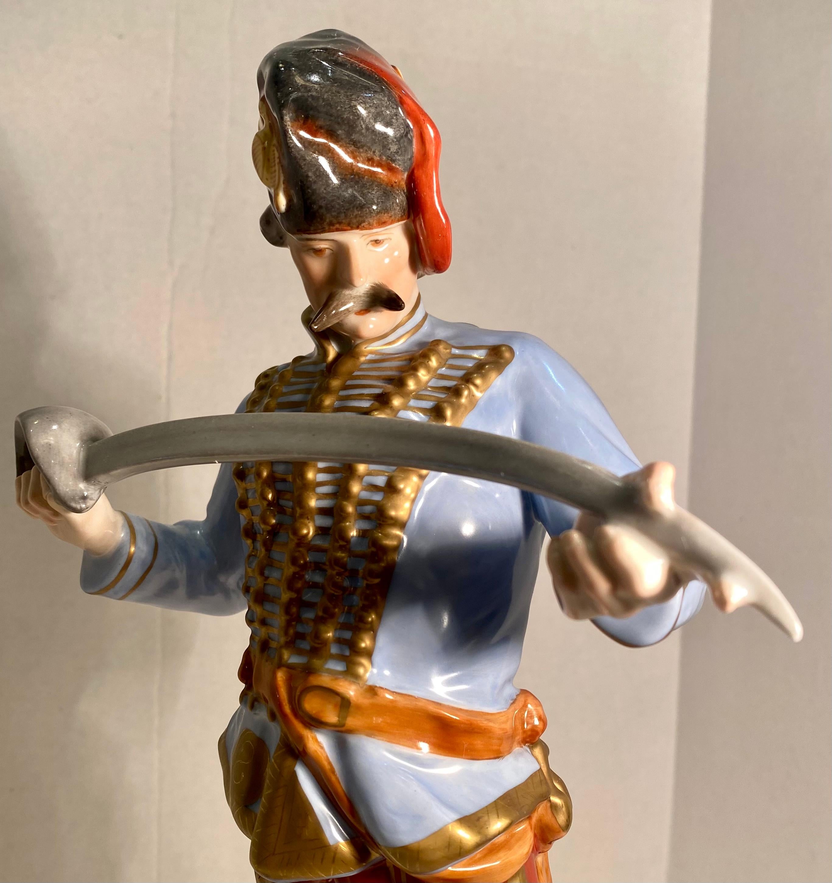 Hongrois Grande figurine en porcelaine de Herend Hadik, Marshal du champ de Hussar de l'armée de Habsbourg