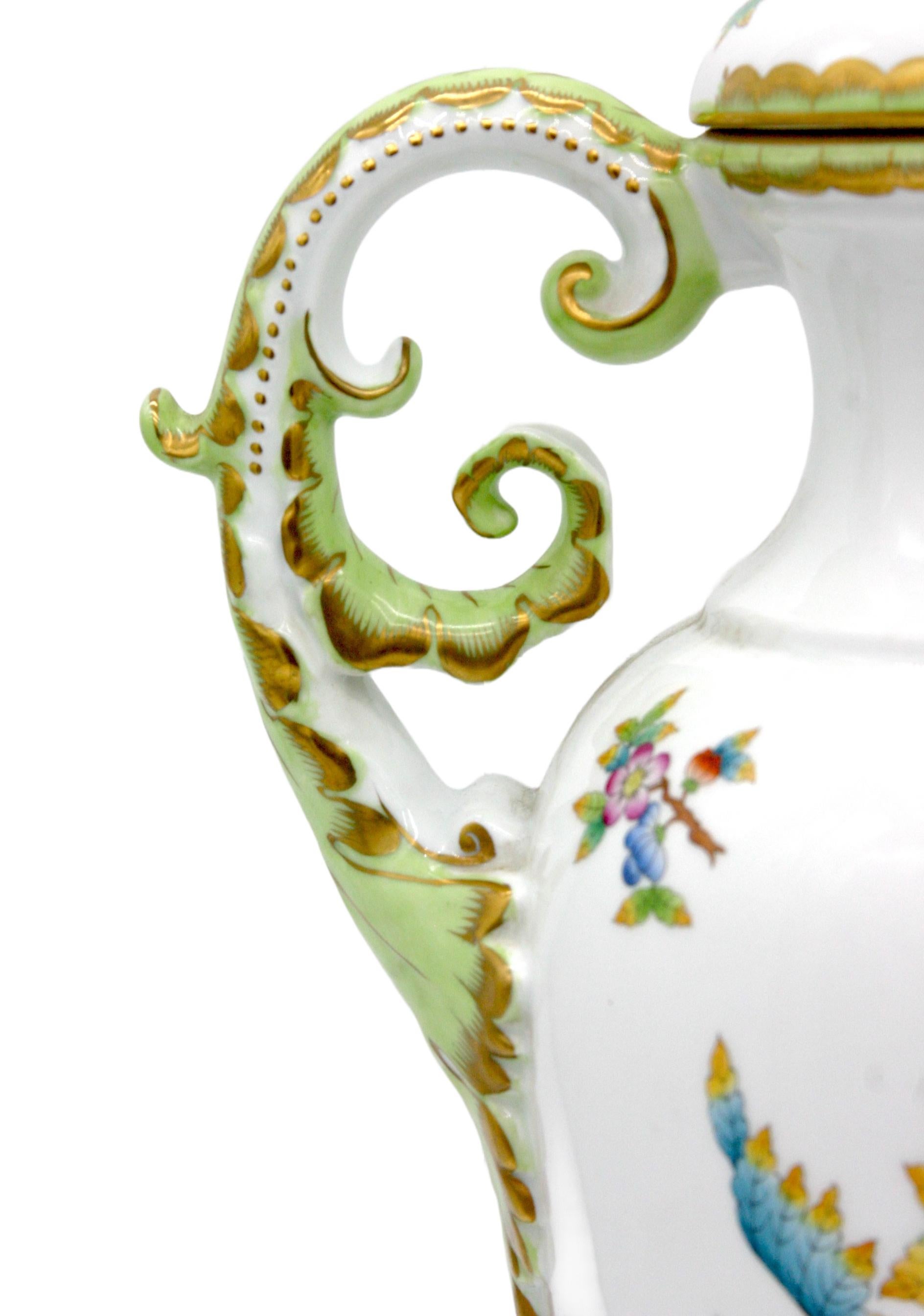 Large Herend Porcelain Decorative Vase / Urn In Good Condition For Sale In Tarry Town, NY