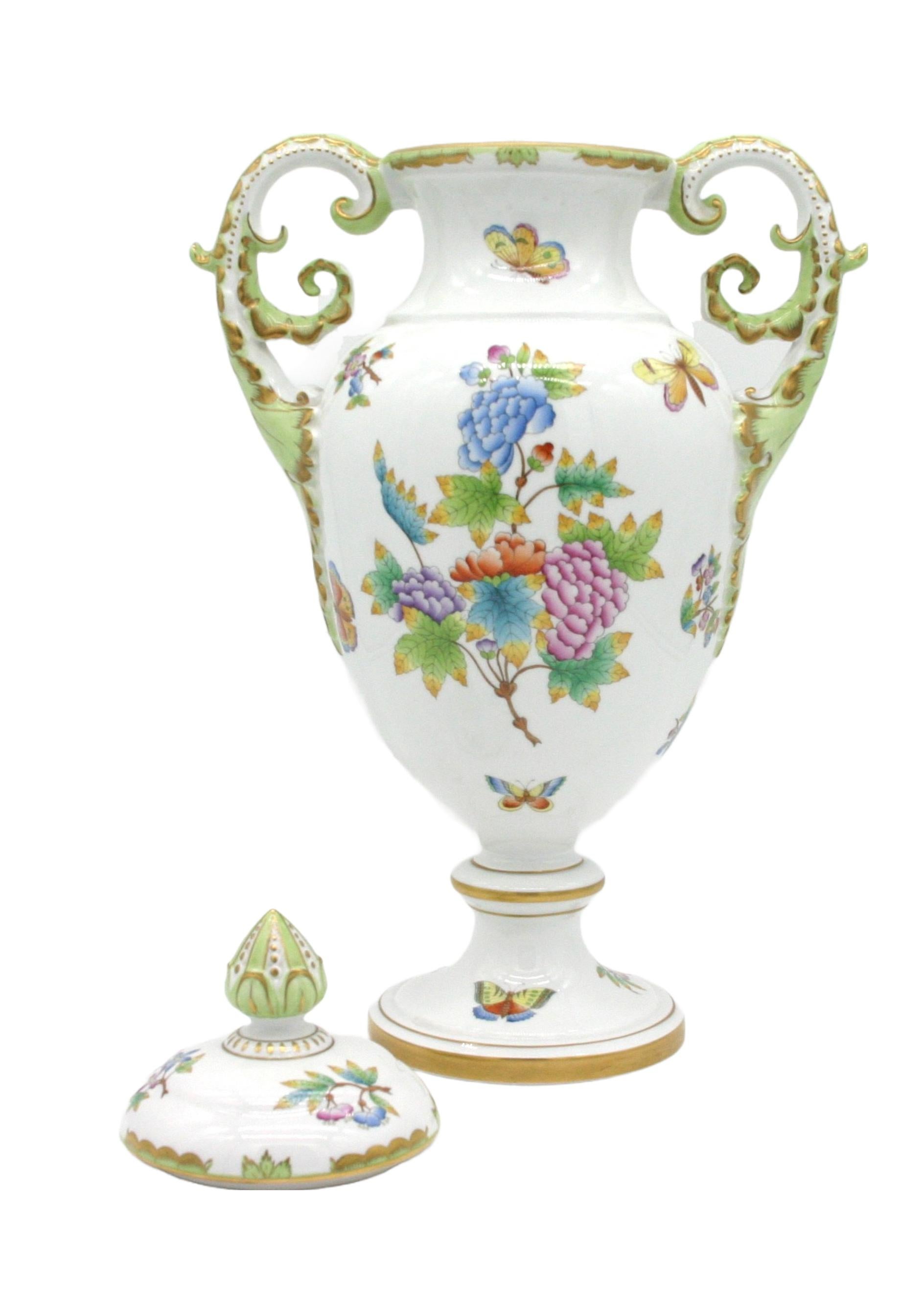 20th Century Large Herend Porcelain Decorative Vase / Urn For Sale
