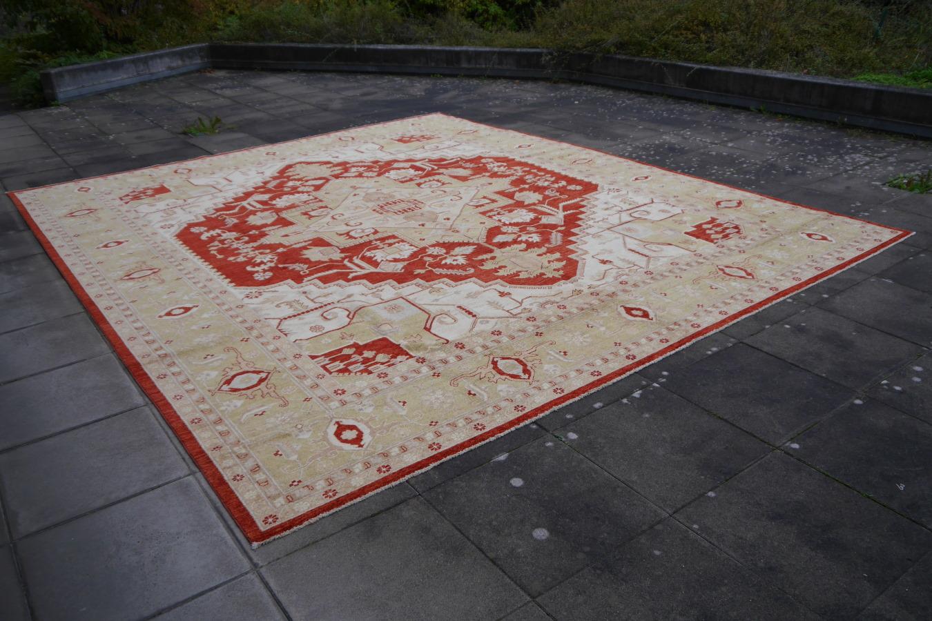 Large Heriz Style Rug Hand Knotted Contemporary Oversize In New Condition In Lohr, Bavaria, DE