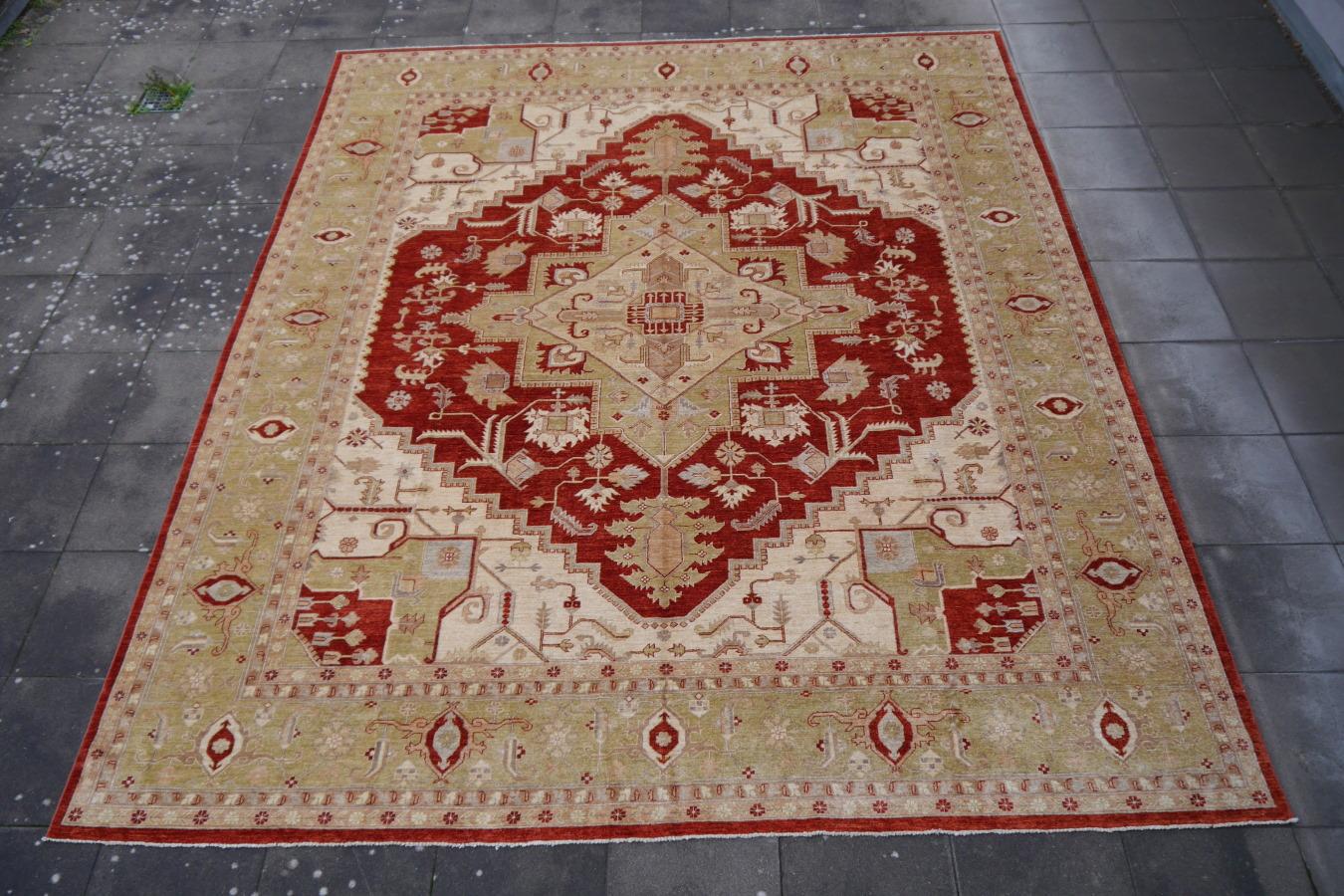 Wool Large Heriz Style Rug Hand Knotted Contemporary Oversize