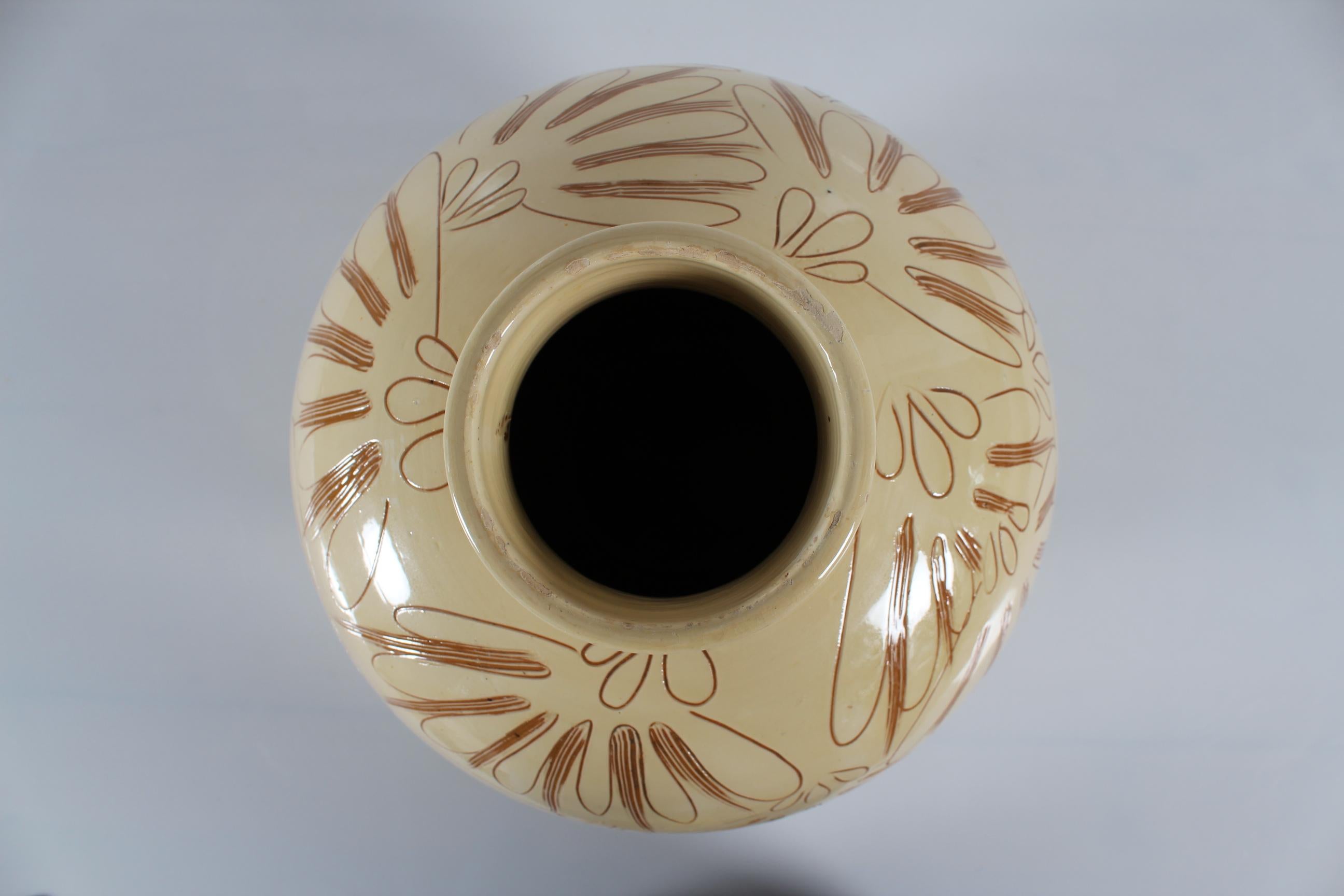Large Herman A Kähler Sgraffito Floor Vase with Cream Yellow Glaze 1940-50s For Sale 2