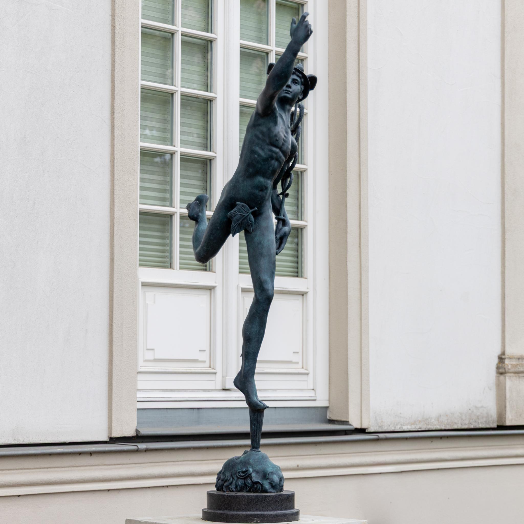 Gran escultura de Hermes según Giambologna, Siglo XX Bronce en venta