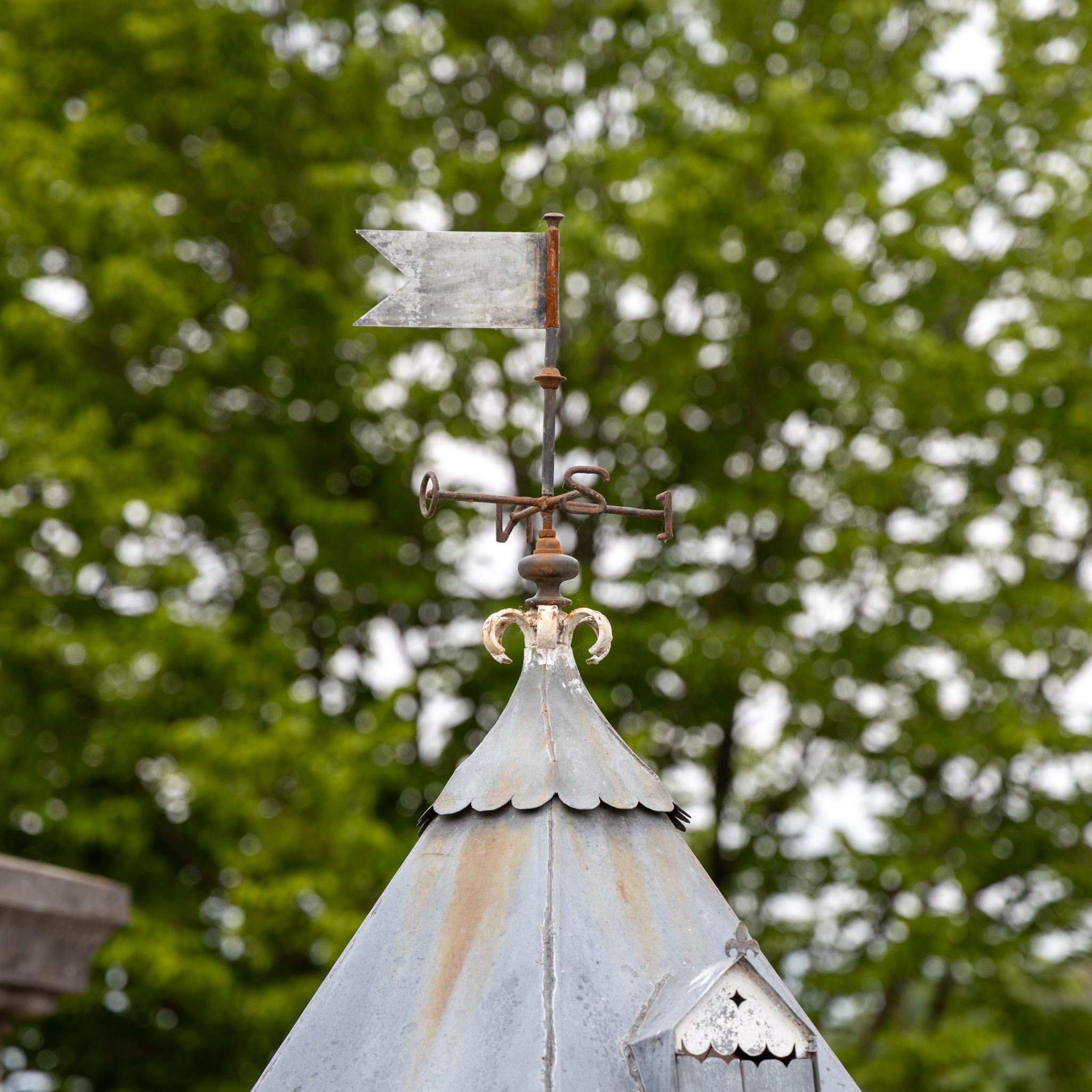 Large Hexagonal Birdcage with Weather Vane, Late 19th Century In Good Condition For Sale In Greding, DE