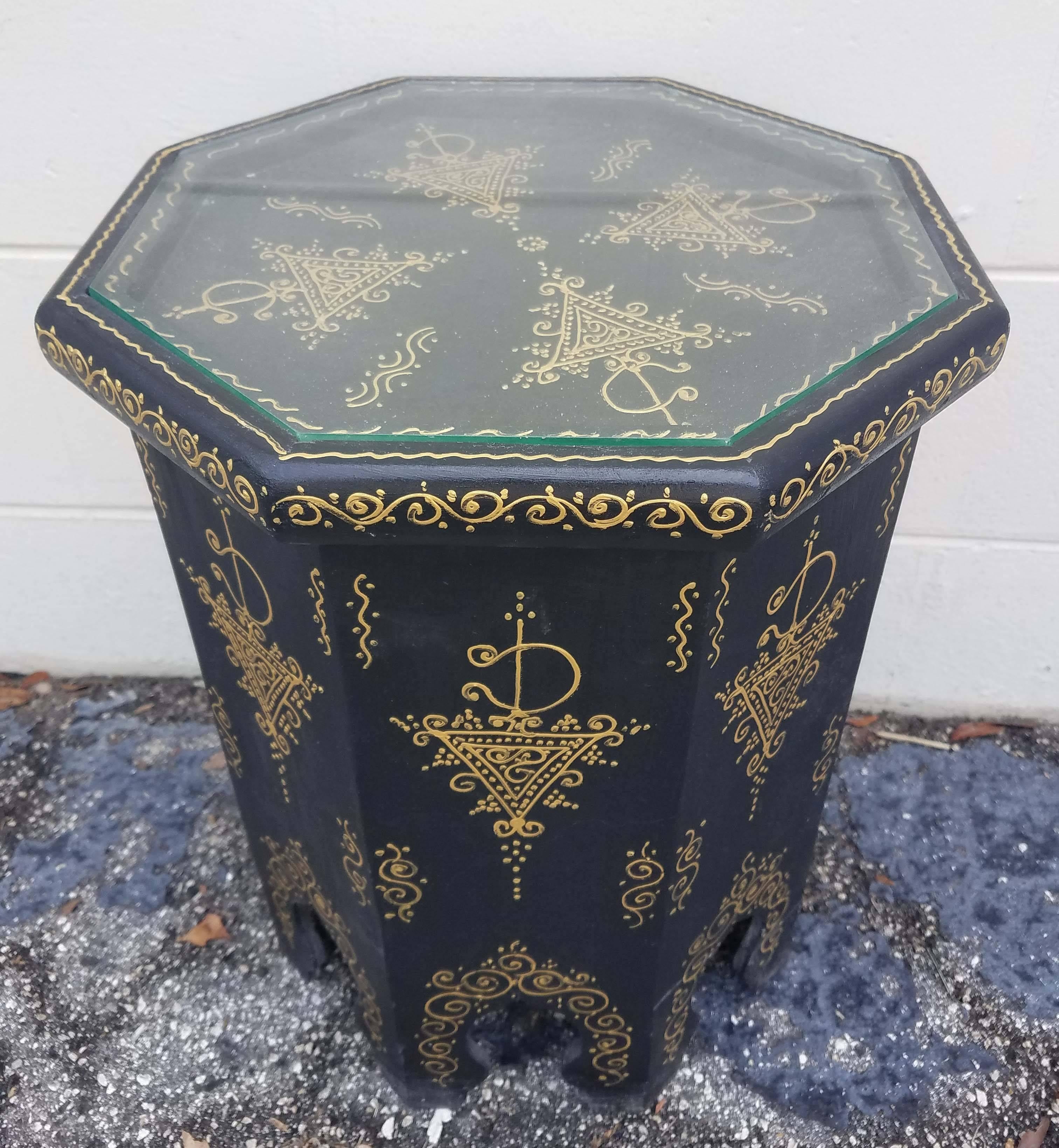 Large Hexagonal Moroccan Hand-Painted Side Table, Black For Sale 2