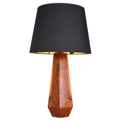 Lampada da tavolo esagonale grande in compensato