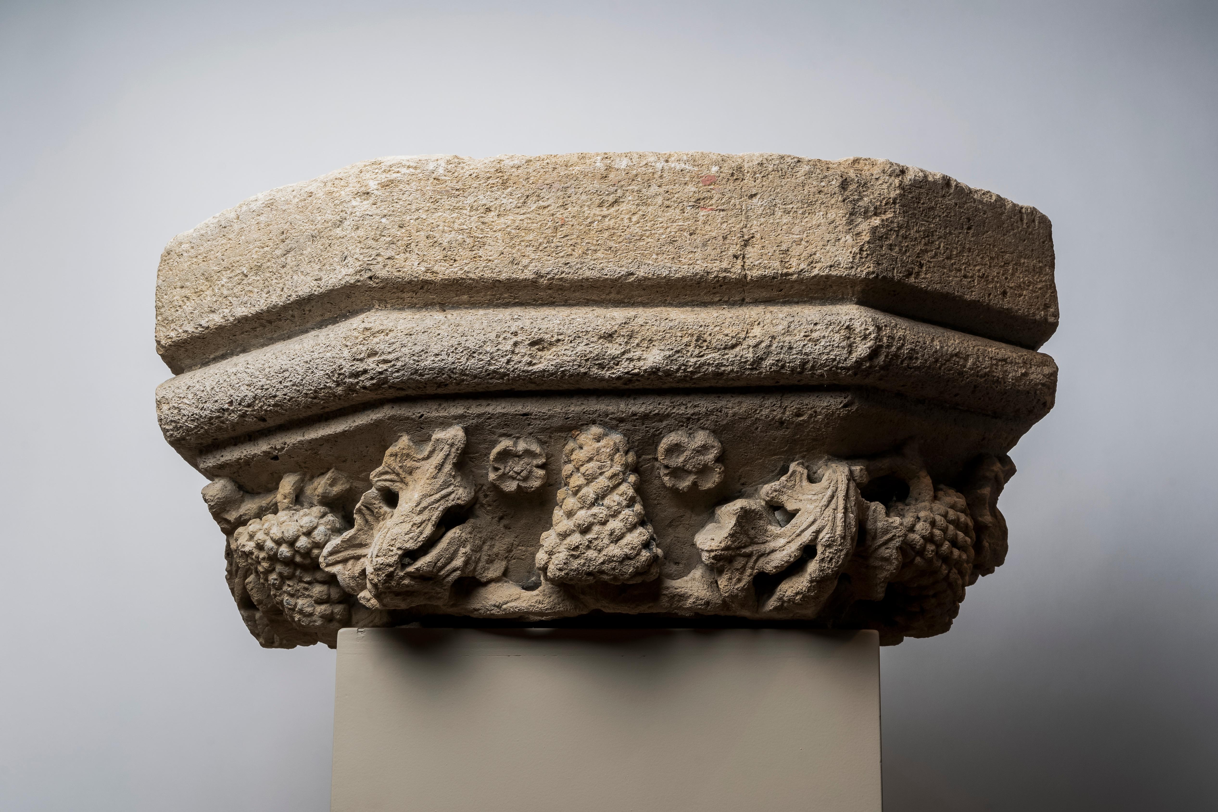 Carved Large Hexagonale Base of Pilaster in Burgundy Stone, Burgundy, 15th Century For Sale