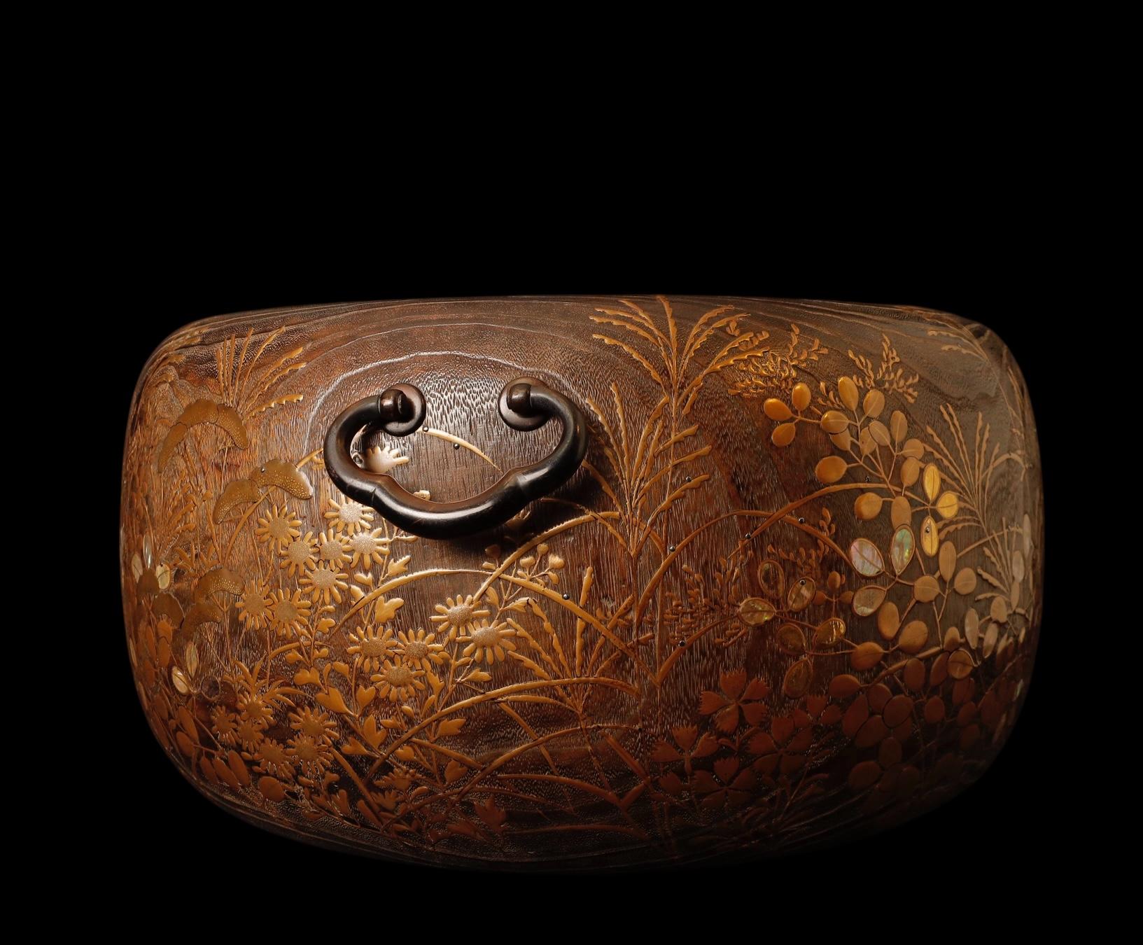 Japanese Large Hibachi Brazier in Kiri Wood with Gold Makie Lacquer, planter For Sale