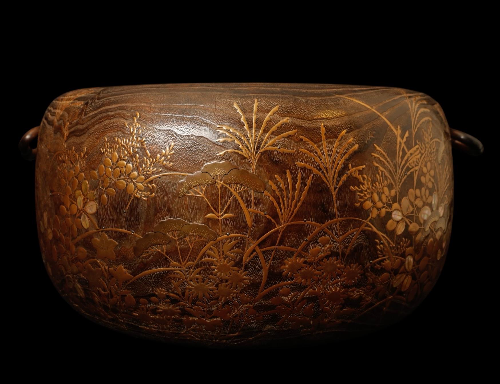 Gilt Large Hibachi Brazier in Kiri Wood with Gold Makie Lacquer, planter For Sale