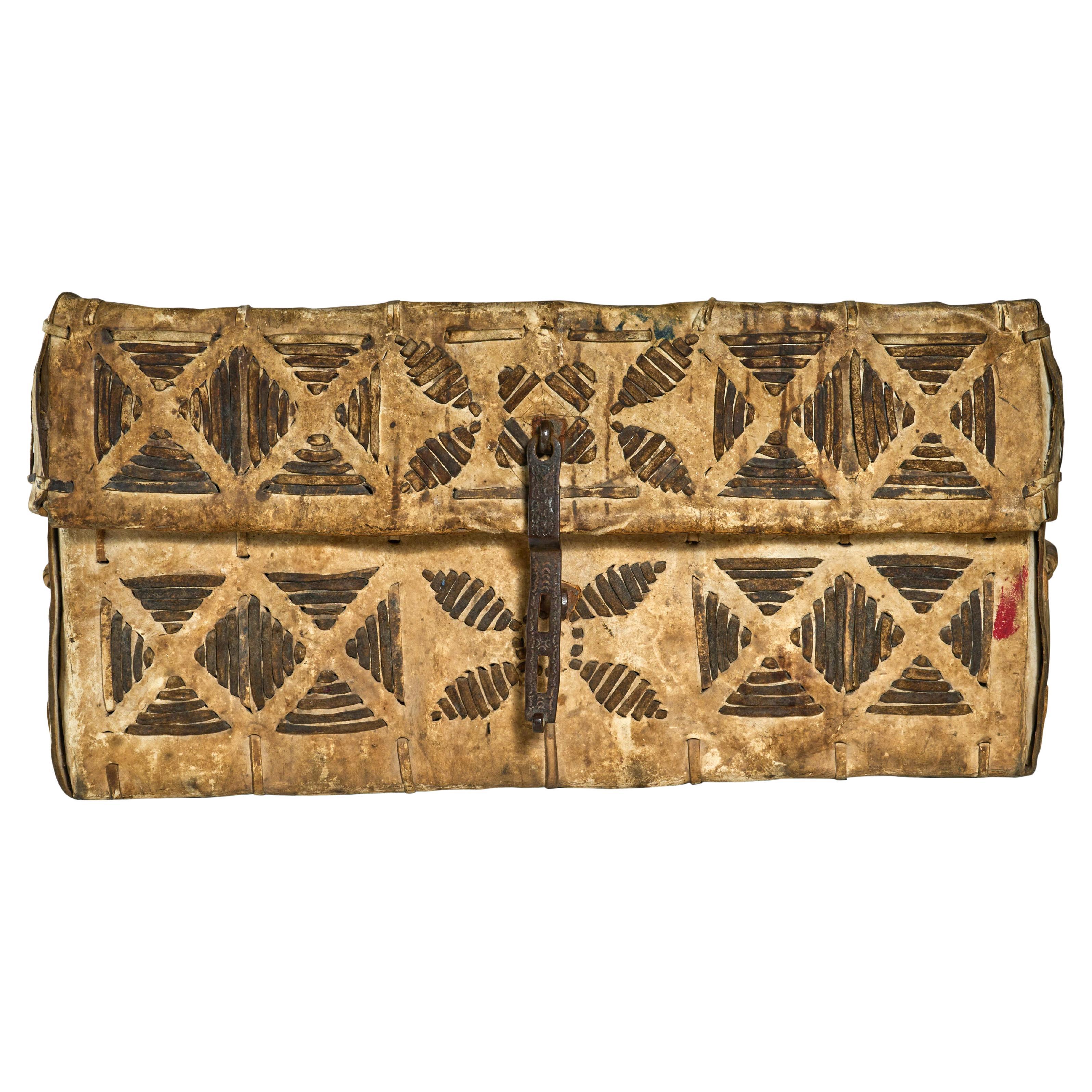 Large hide trunk with decorative stitching from the frontier region of Argentina. Made by gauchos. Great style and quality.
