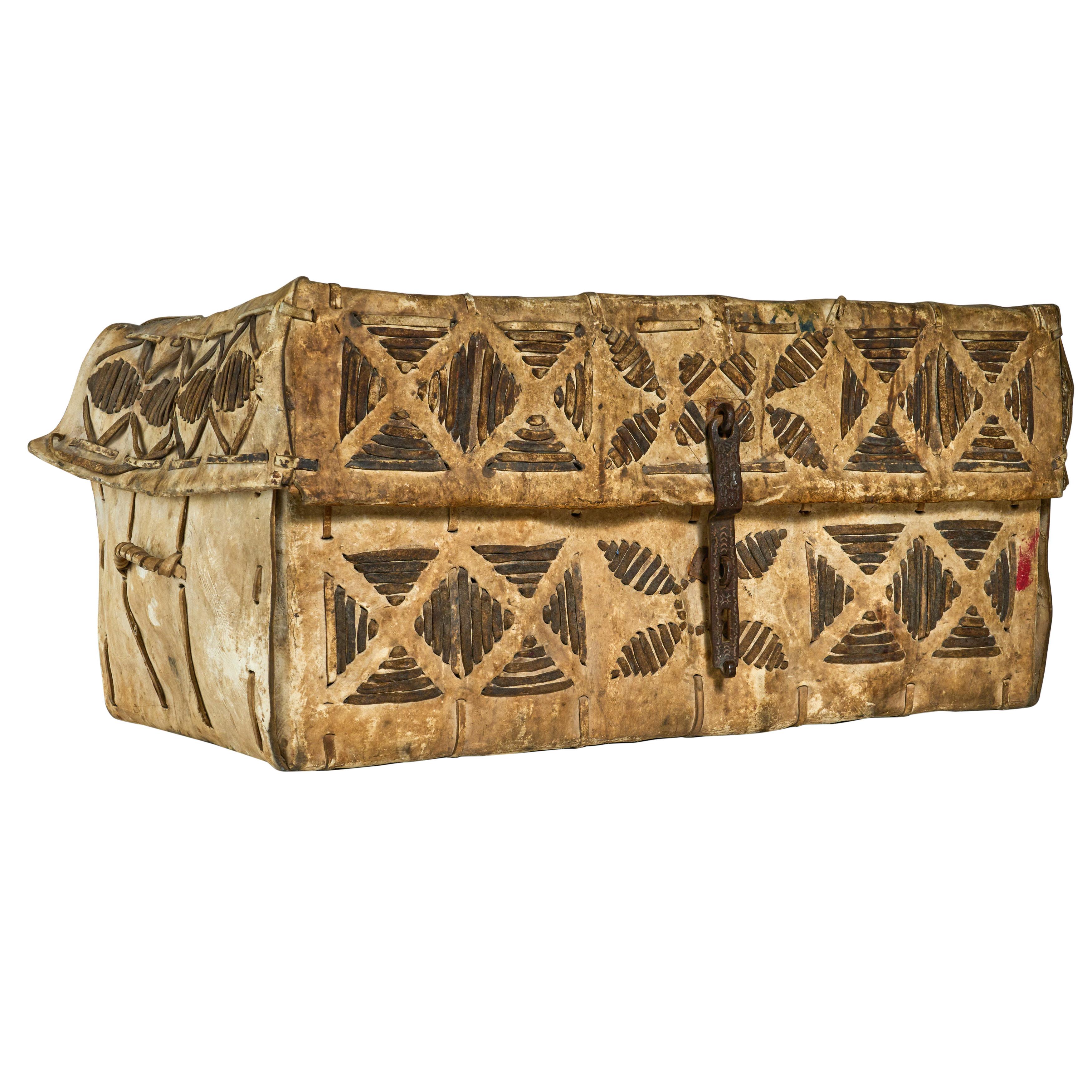 Argentine Large Hide Trunk with Decorative Stitching For Sale