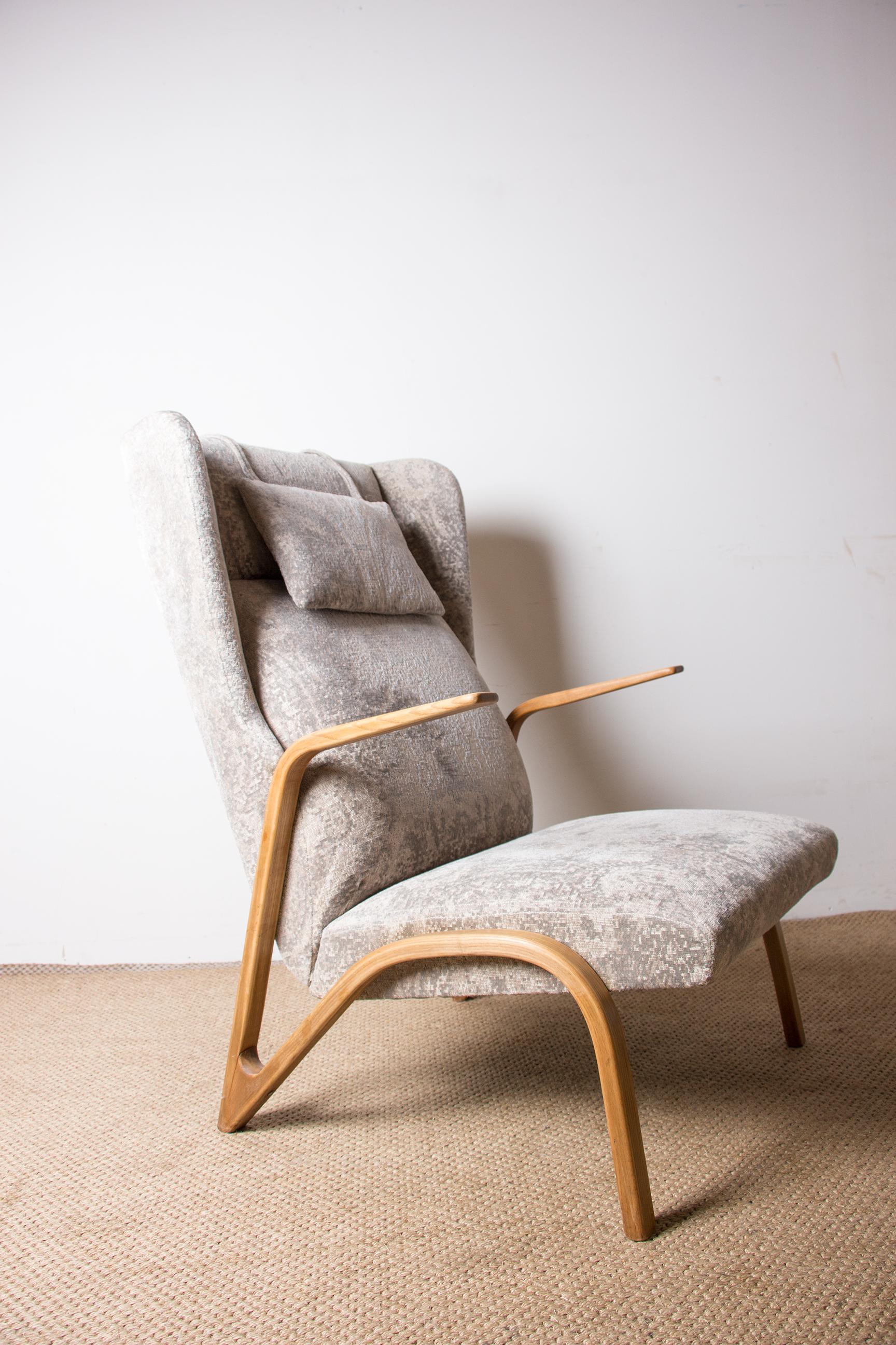 Large high armchair in curved beech and recent Konkav fabric model by Paul Bode. For Sale 3