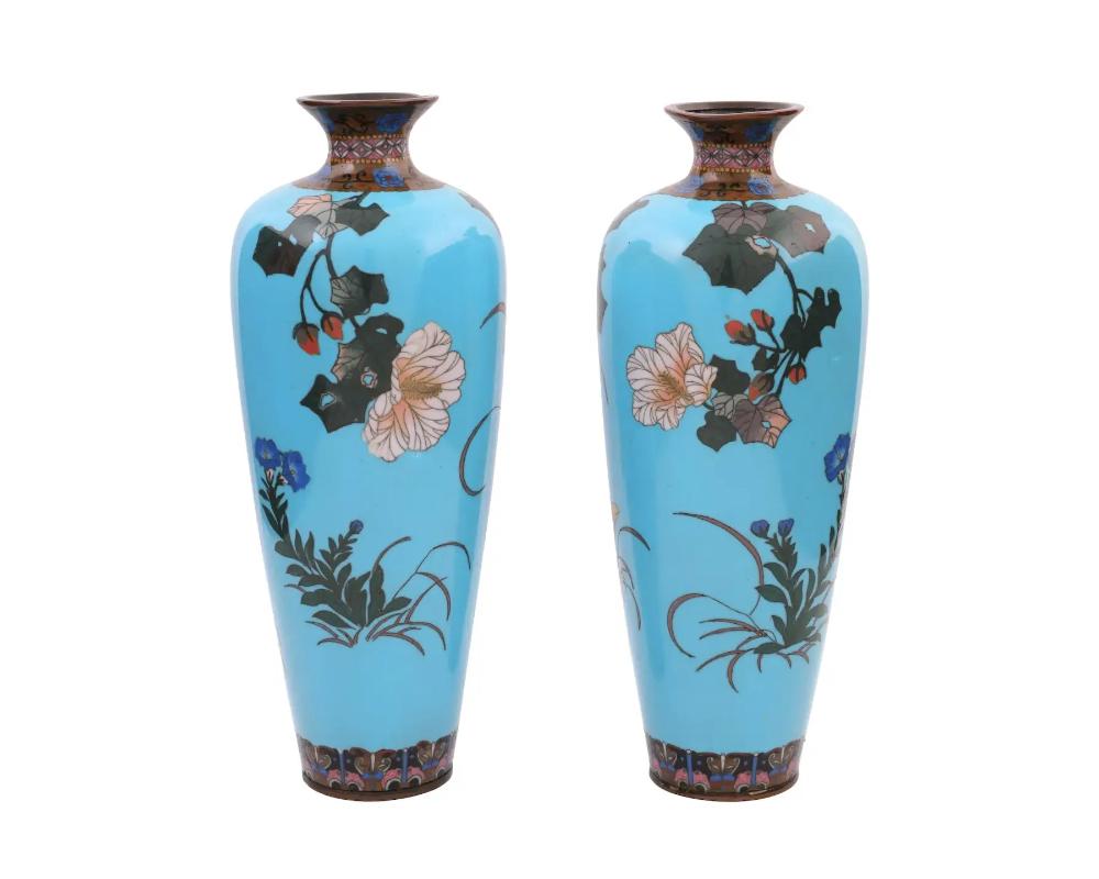 Giapponese Grandi vasi antichi di alta qualità in smalto cloisonne giapponese Meiji con uccelli in vendita