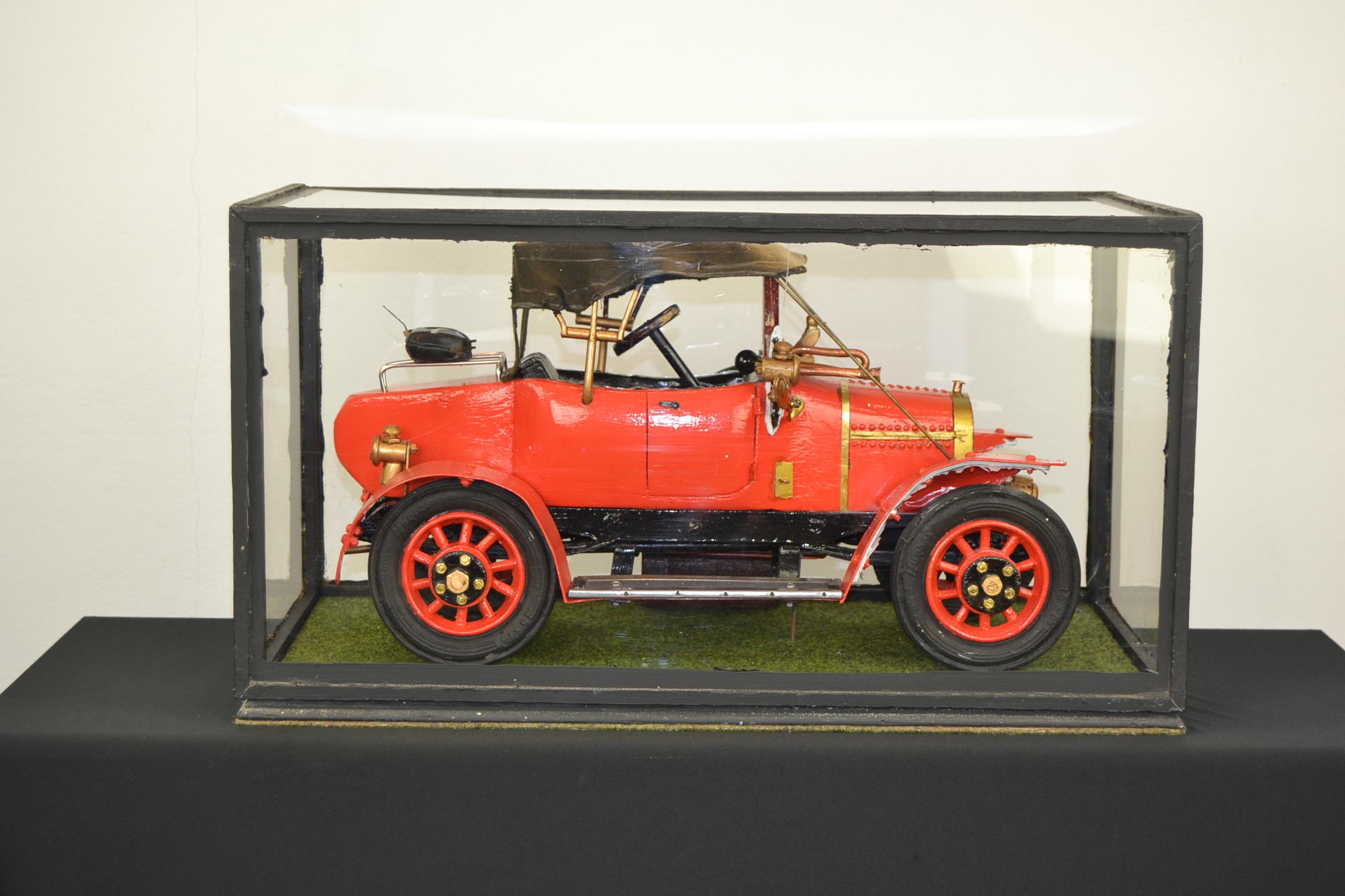 Large Hillman 8.9 Hp 1913 Model Car of Dr. H. Crippen, Handcrafted, 1960s 2
