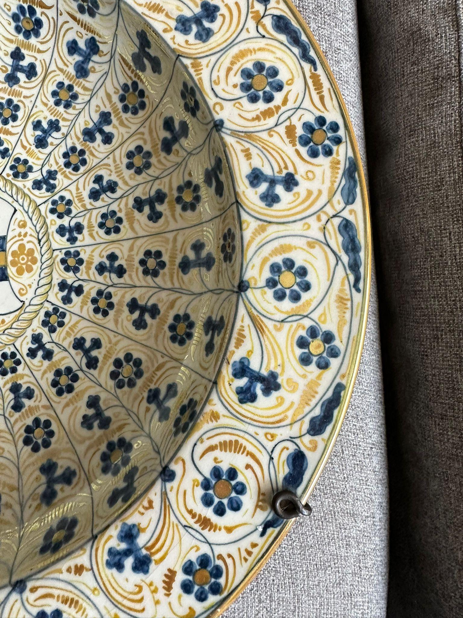 Grande piatto di terracotta ispano-moresco, XVIII secolo in vendita 2