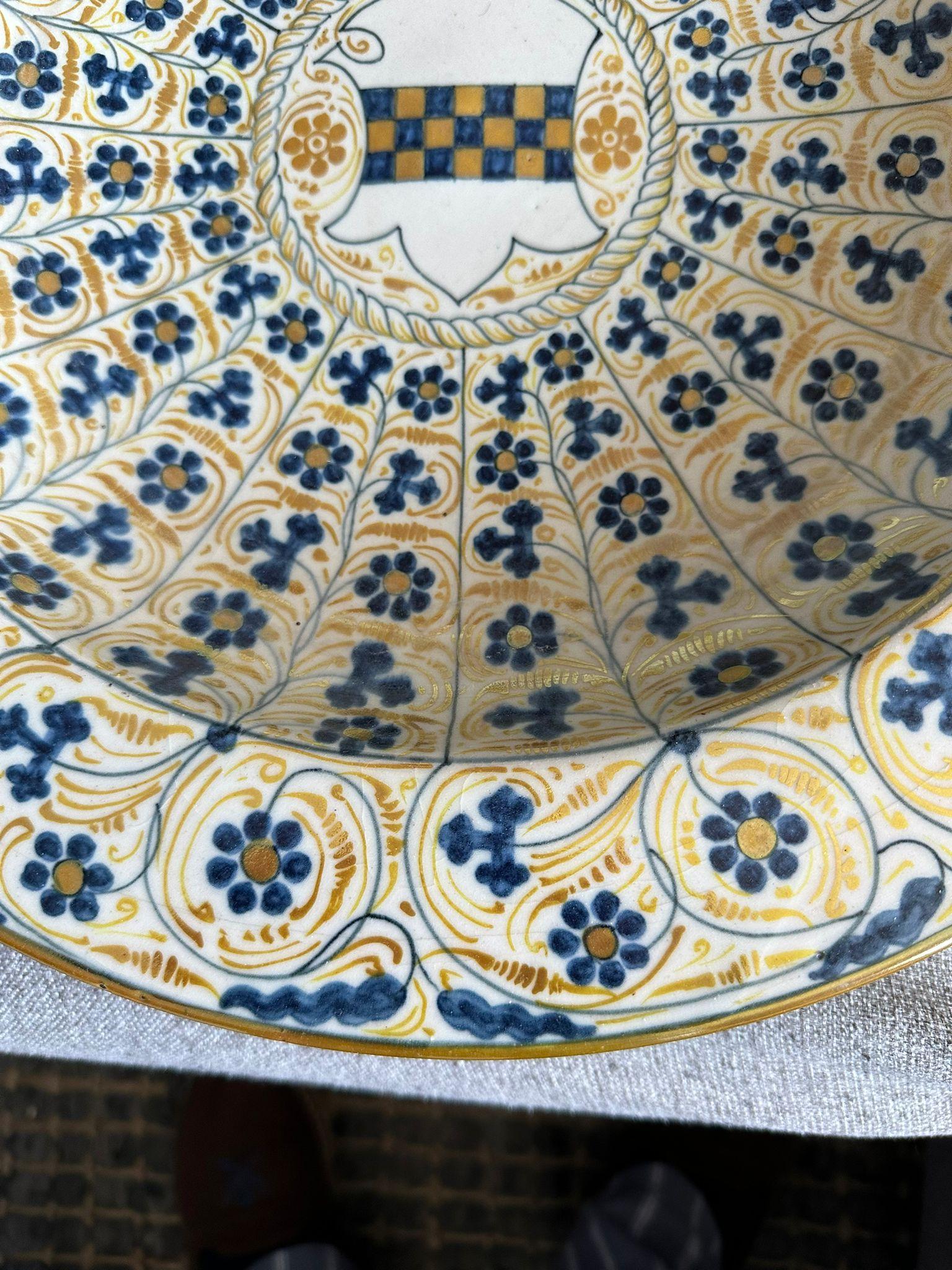 Grande piatto di terracotta ispano-moresco, XVIII secolo in vendita 3