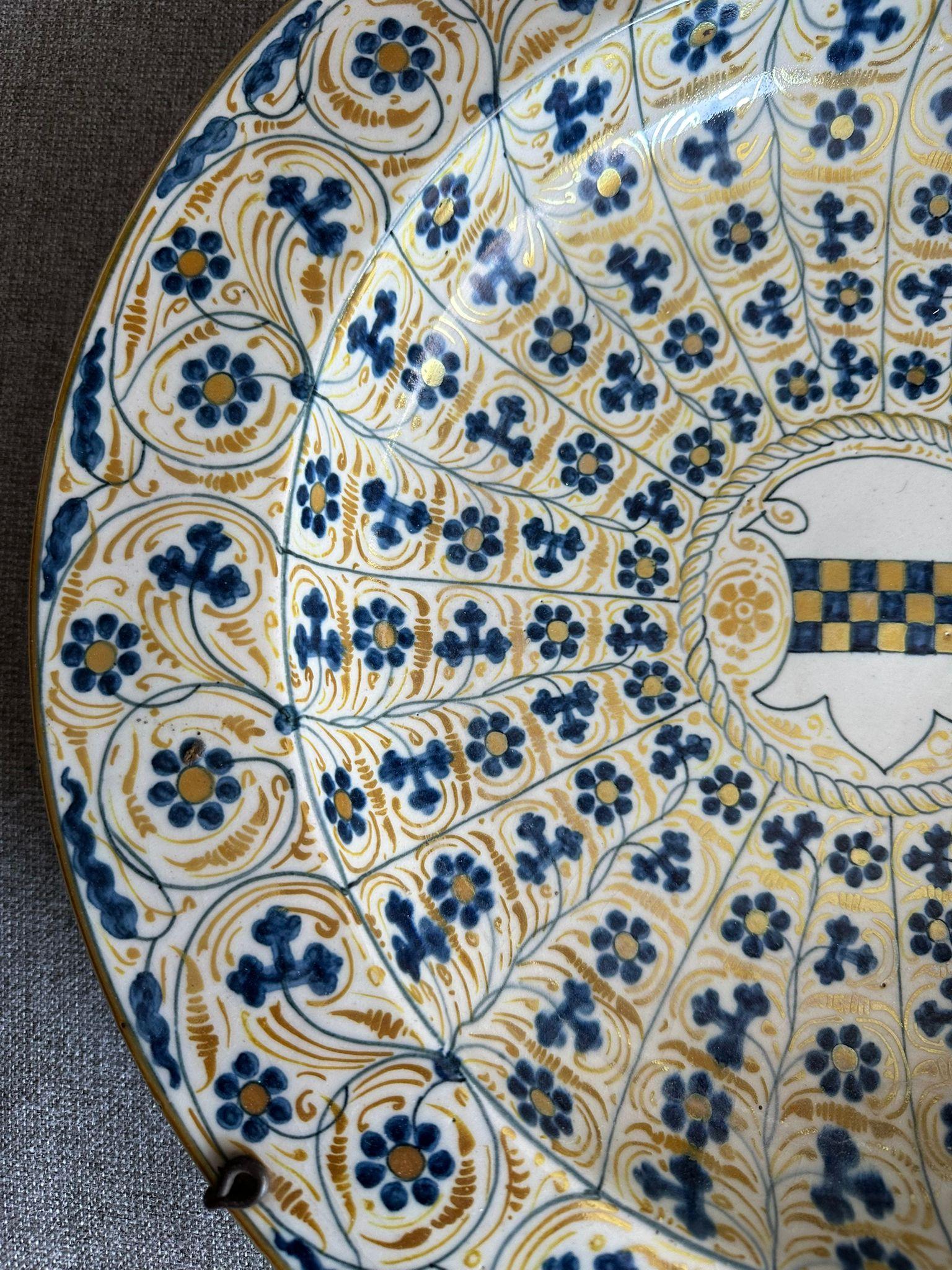 Grande piatto di terracotta ispano-moresco, XVIII secolo in vendita 4