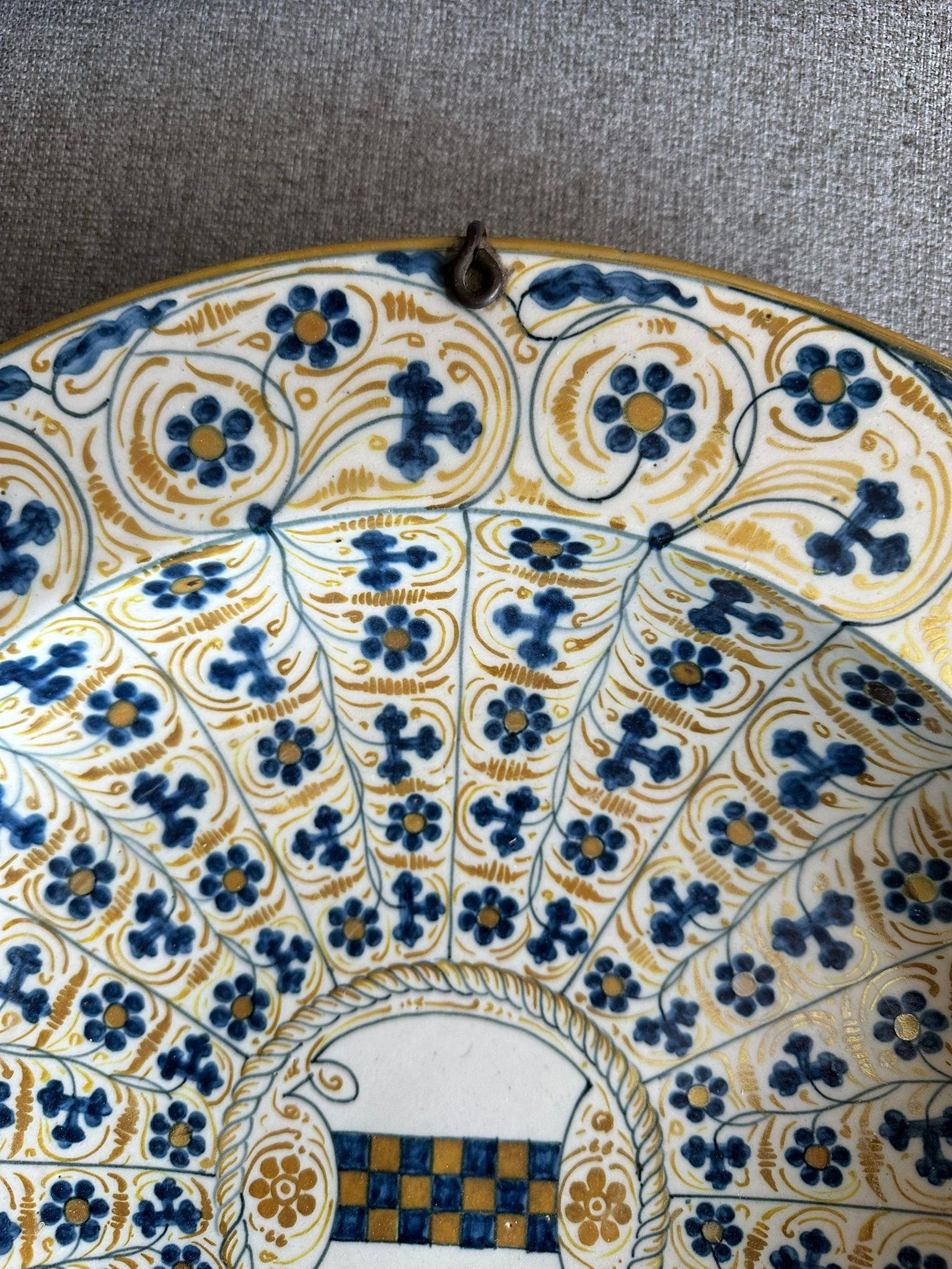 Grande piatto di terracotta ispano-moresco, XVIII secolo in vendita 5