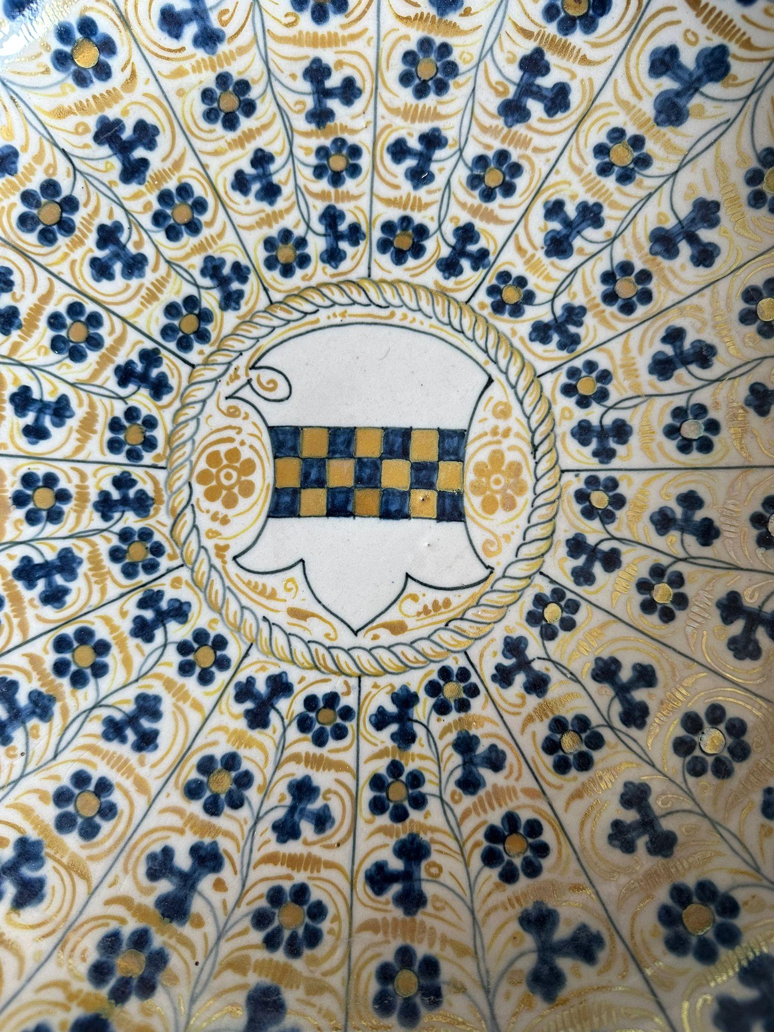 Grande piatto di terracotta ispano-moresco, XVIII secolo in vendita 6