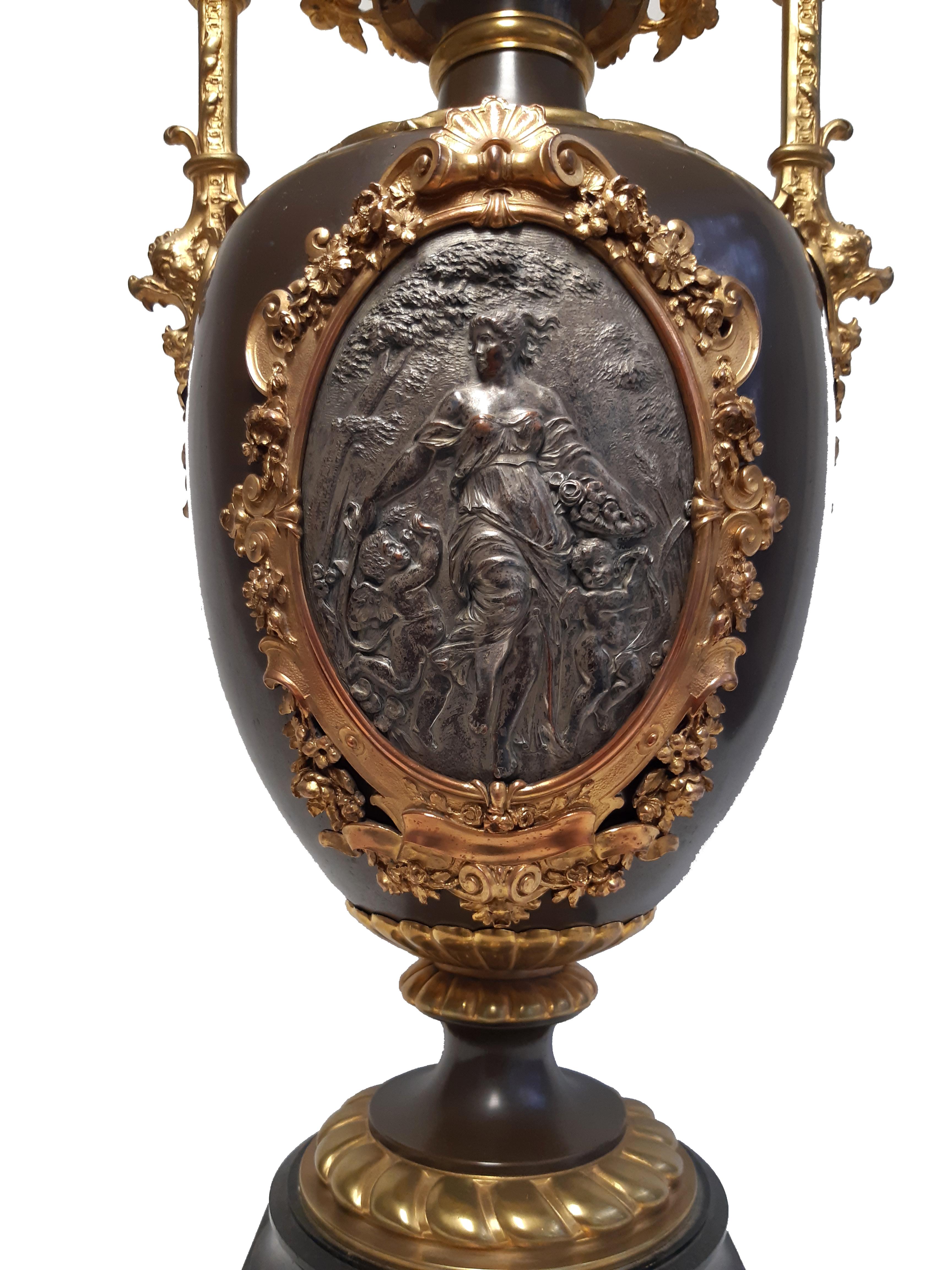 Große Historismus-Prunkvase aus Kupfer und Bronze In Good Condition For Sale In Aachen, DE