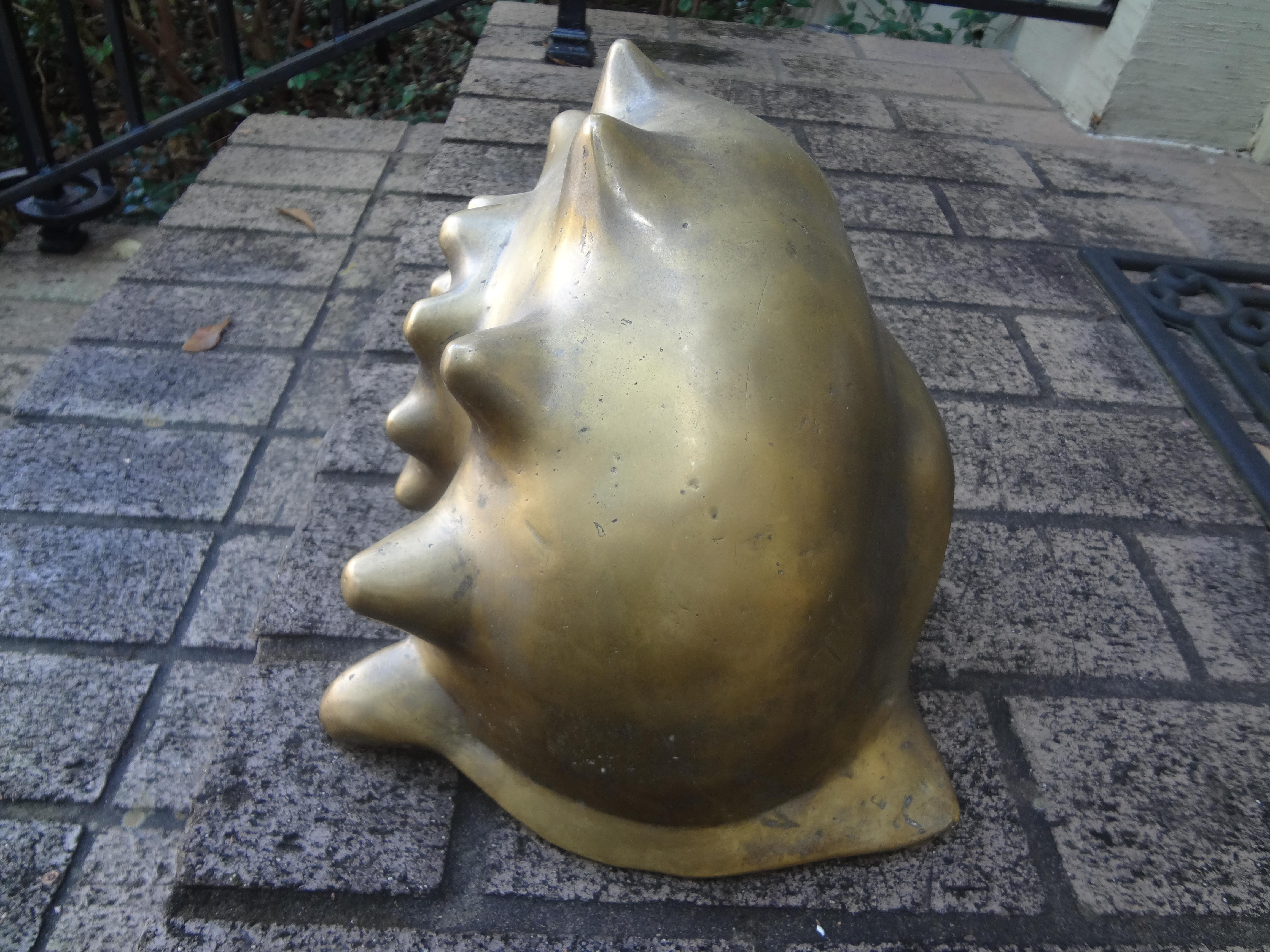 Large Hollywood Regency Brass Seashell In Good Condition For Sale In Houston, TX