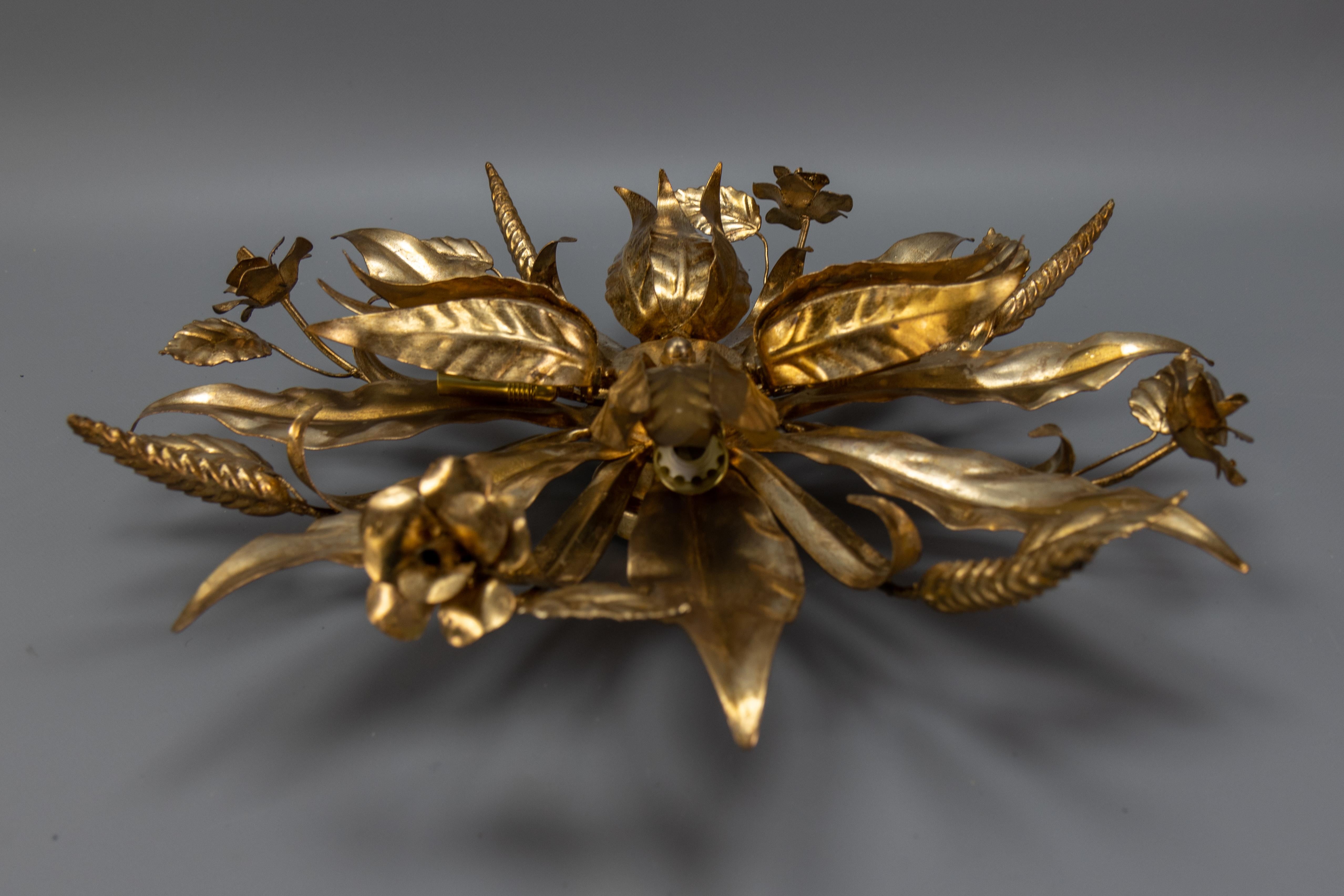 Large Hollywood Regency Gilt Metal Floral Four-Light Flush Mount or Wall Sconce im Angebot 7