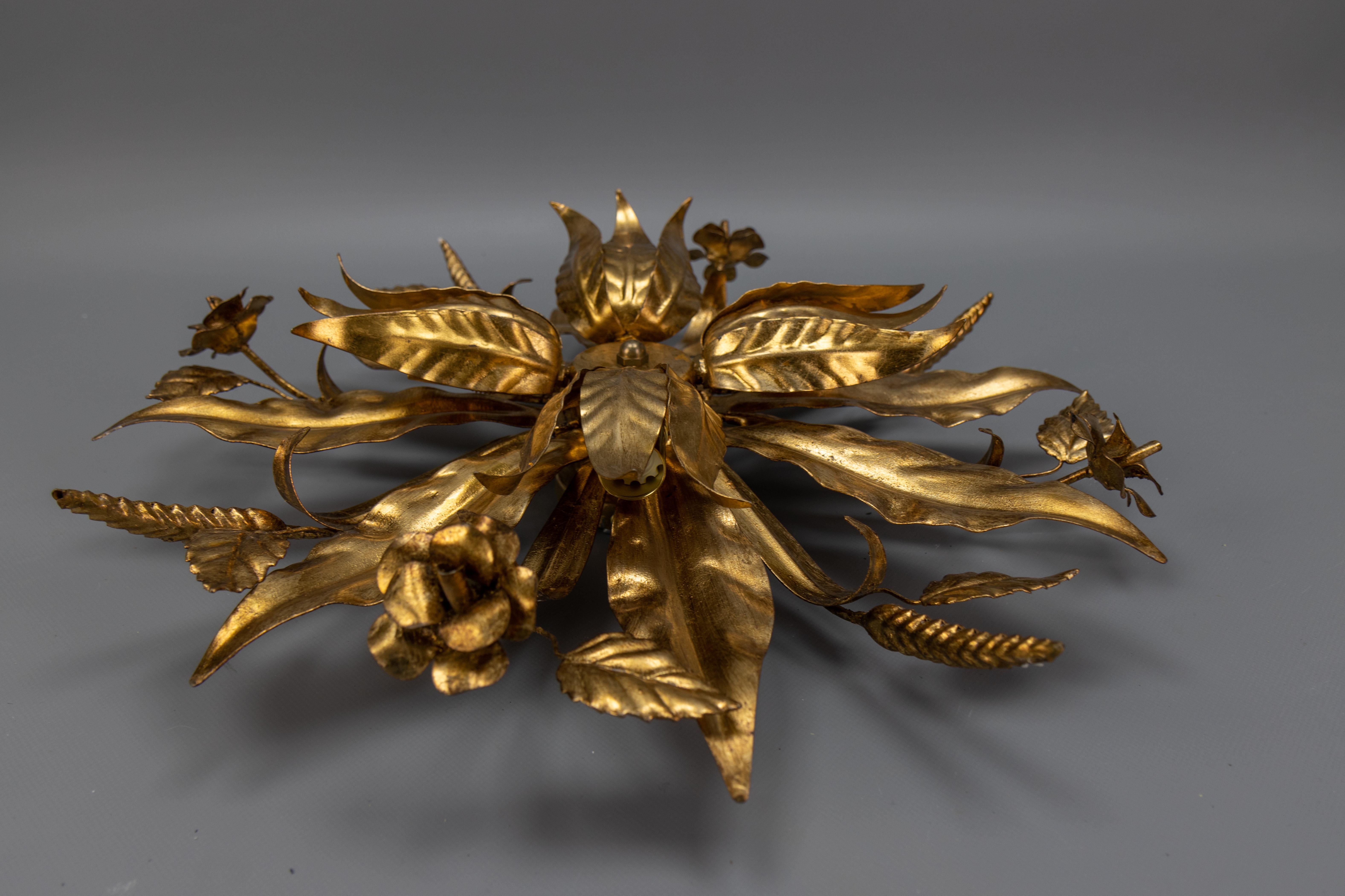 Large Hollywood Regency Gilt Metal Floral Four-Light Flush Mount or Wall Sconce im Angebot 7