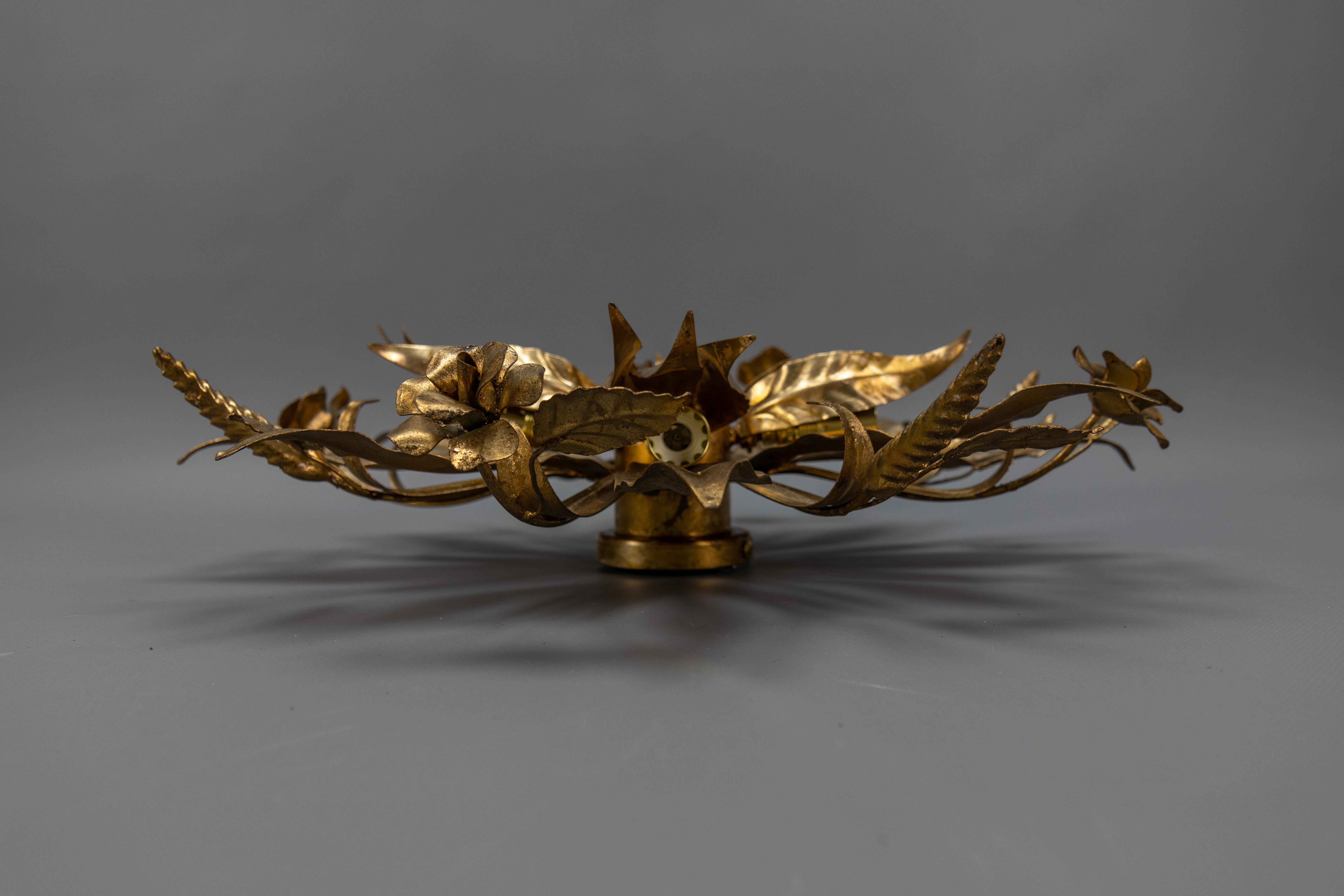 Large Hollywood Regency Gilt Metal Floral Four-Light Flush Mount or Wall Sconce im Angebot 8