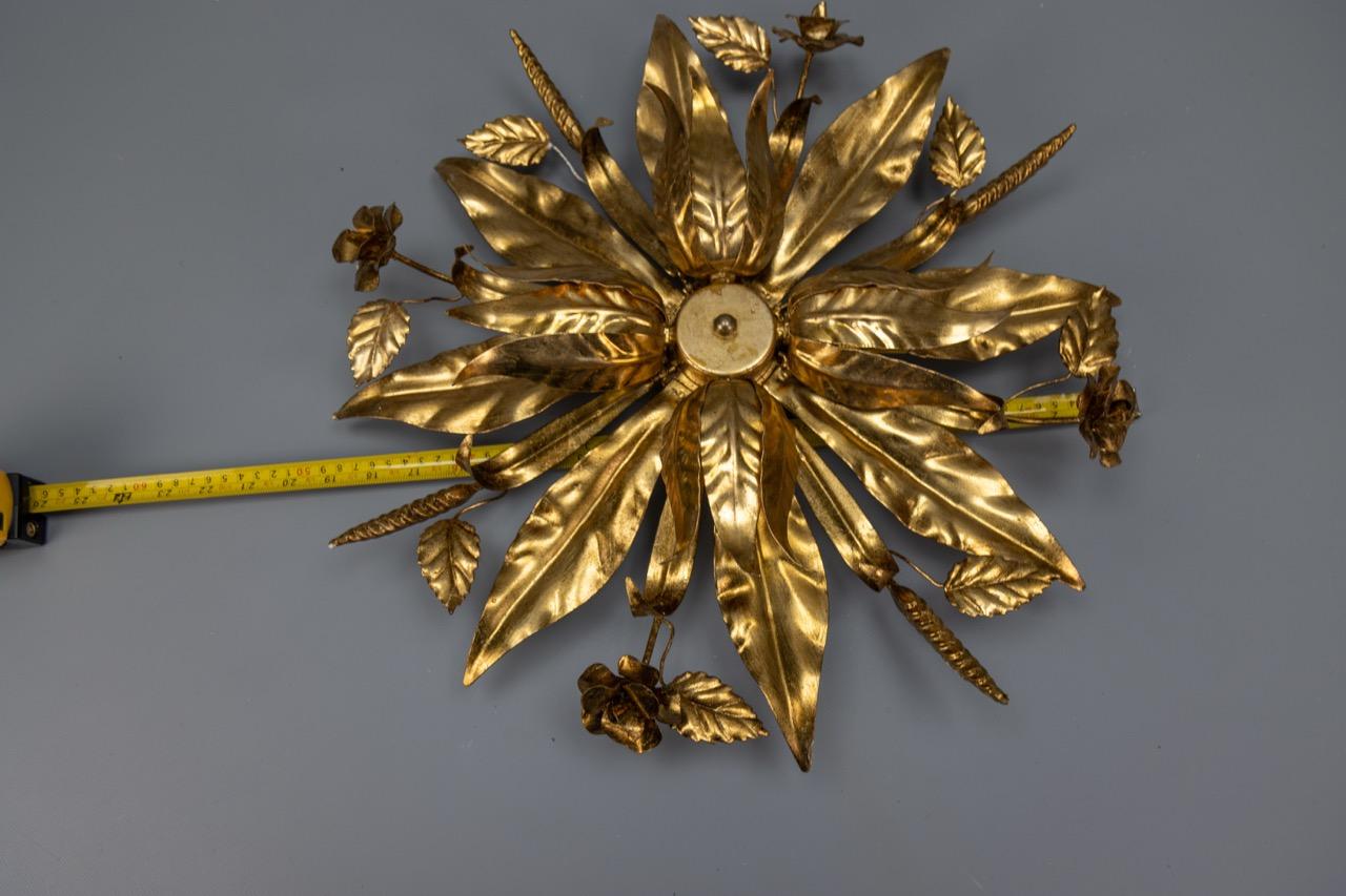Large Hollywood Regency Gilt Metal Floral Four-Light Flush Mount or Wall Sconce im Angebot 9