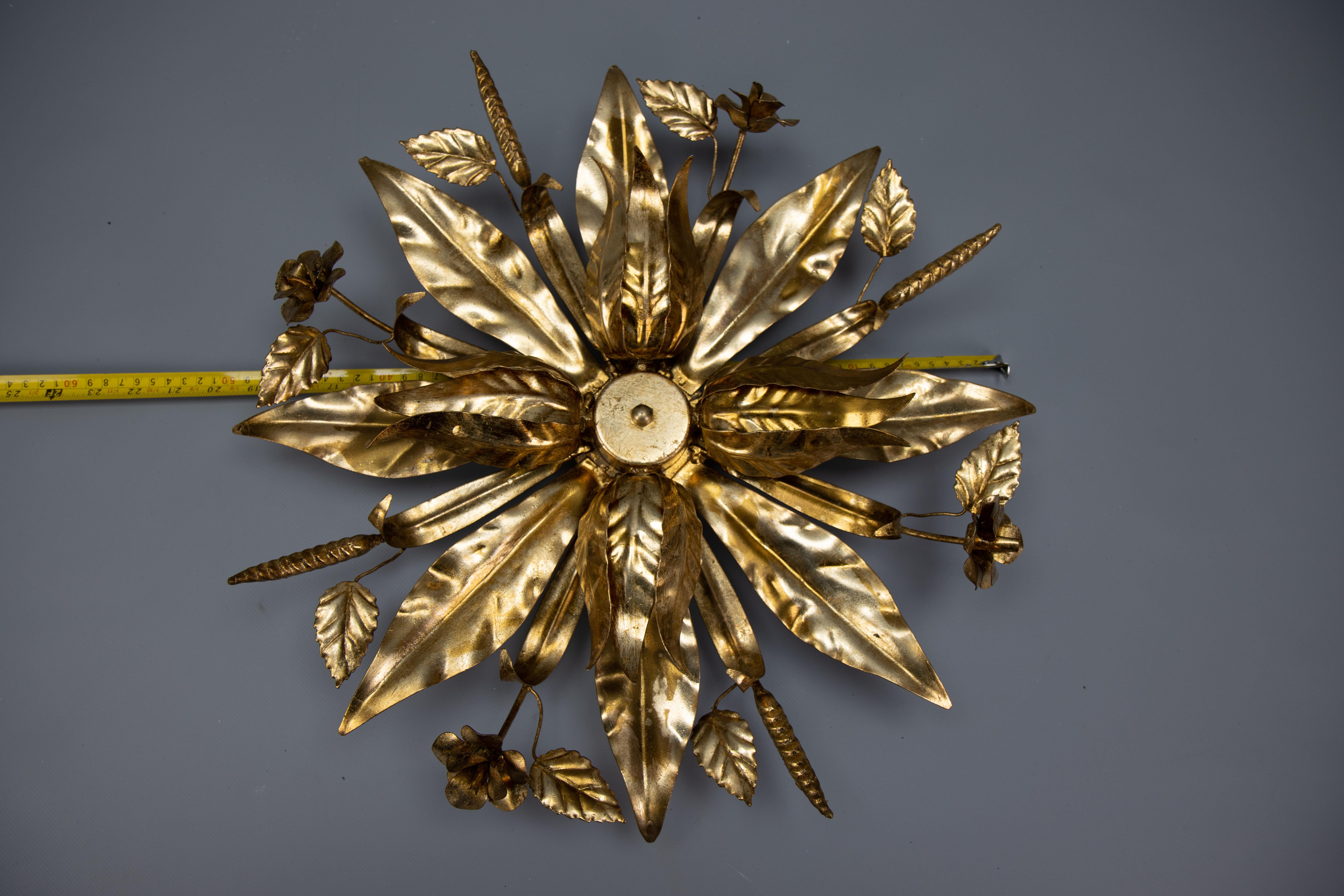 Large Hollywood Regency Gilt Metal Floral Four-Light Flush Mount or Wall Sconce im Angebot 10