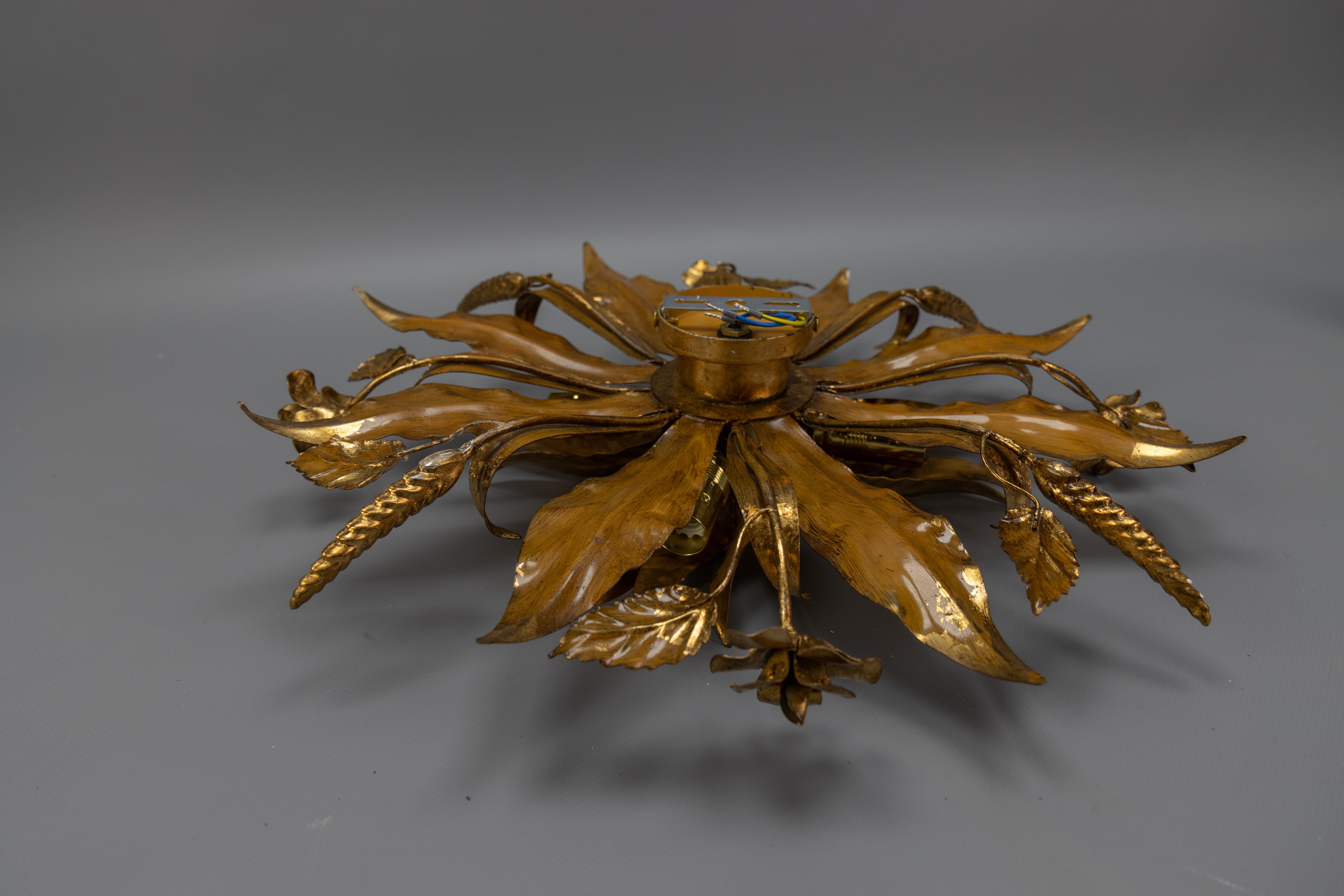 Large Hollywood Regency Gilt Metal Floral Four-Light Flush Mount or Wall Sconce im Angebot 11