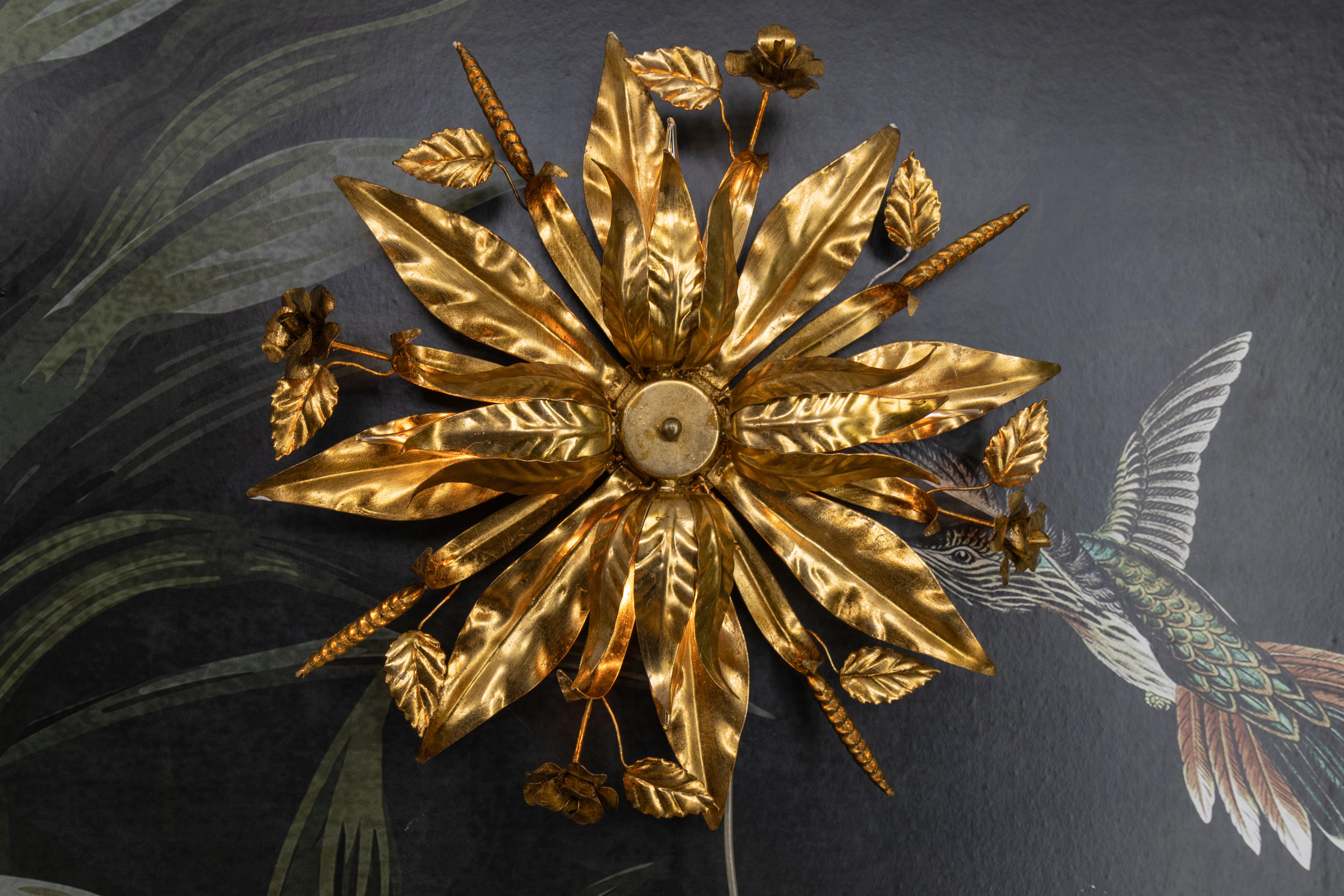 Large Hollywood Regency Gilt Metal Floral Four-Light Flush Mount or Wall Sconce (Deutsch) im Angebot