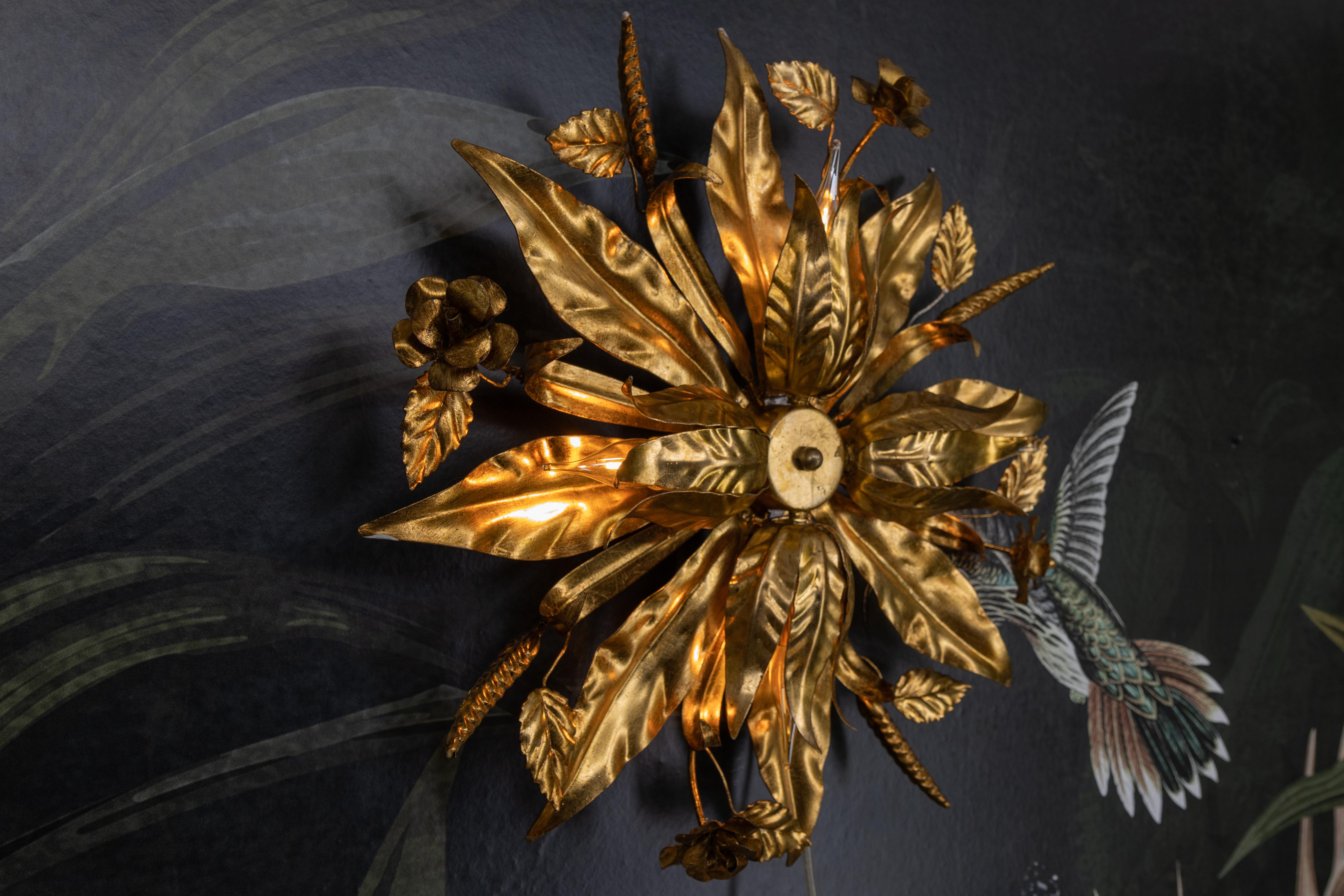 Large Hollywood Regency Gilt Metal Floral Four-Light Flush Mount or Wall Sconce (Vergoldet) im Angebot