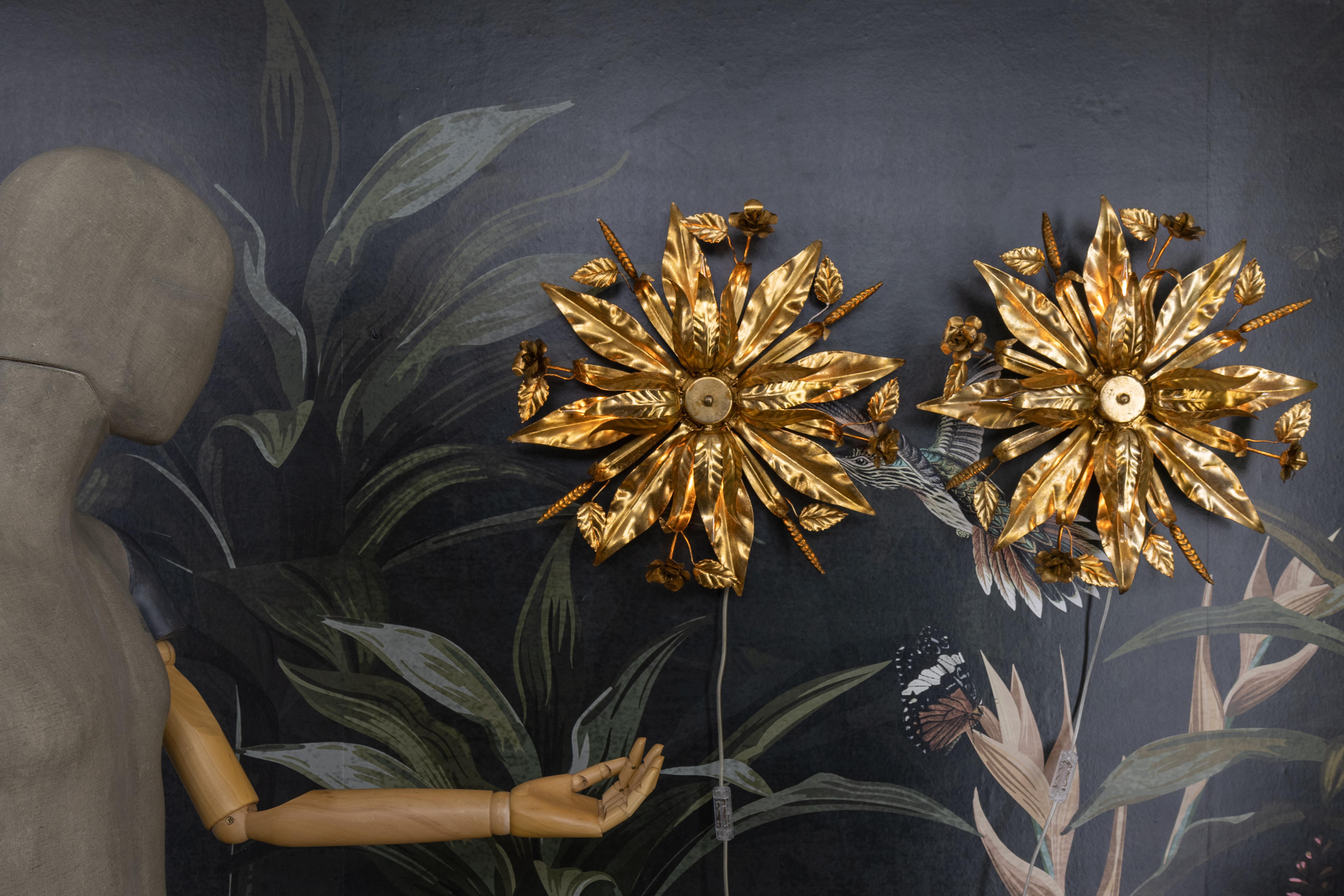 Large Hollywood Regency Gilt Metal Floral Four-Light Flush Mount or Wall Sconce (Metall) im Angebot