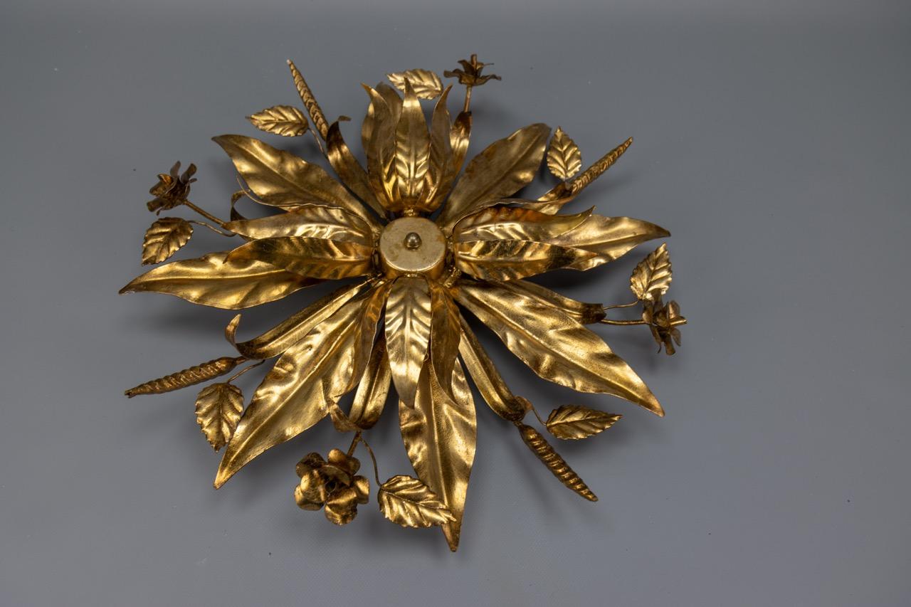 Large Hollywood Regency Gilt Metal Floral Four-Light Flush Mount or Wall Sconce im Angebot 2