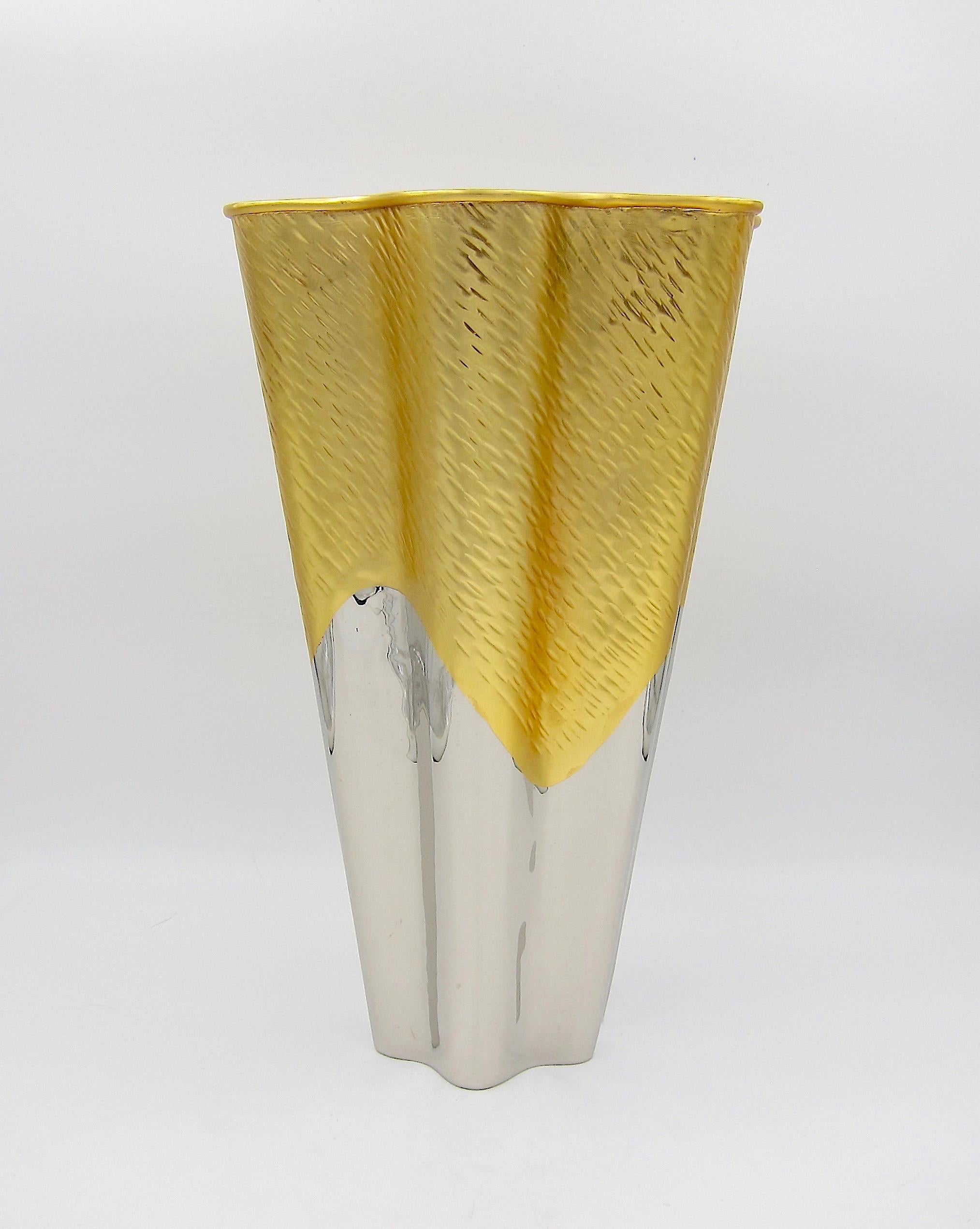 Vaso L'Objet Dualite grande in metallo argentato e dorato 4