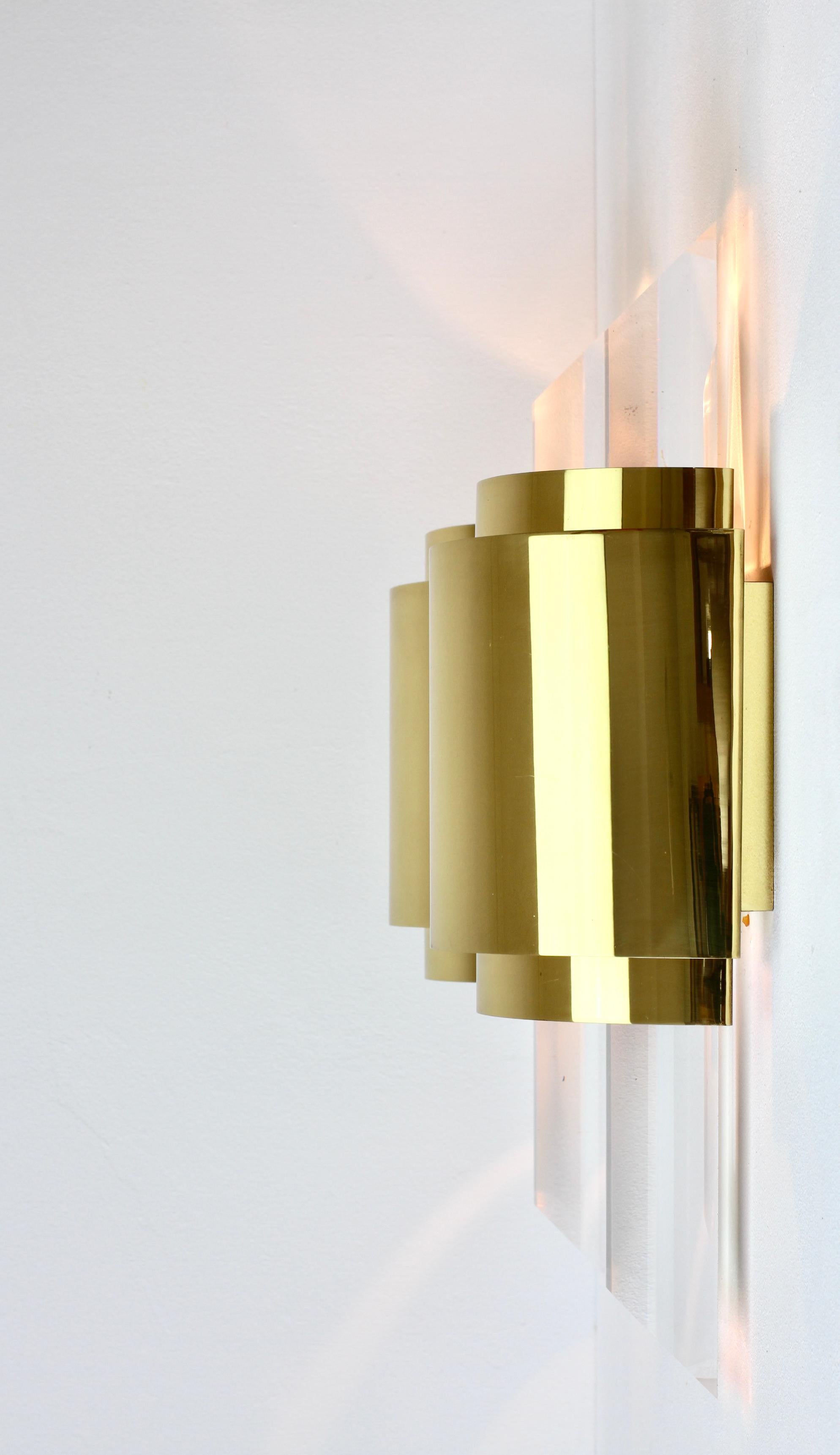 Late 20th Century Large Hollywood Regency Lucite and Brass Wall Lights or Sconces, circa 1970s For Sale