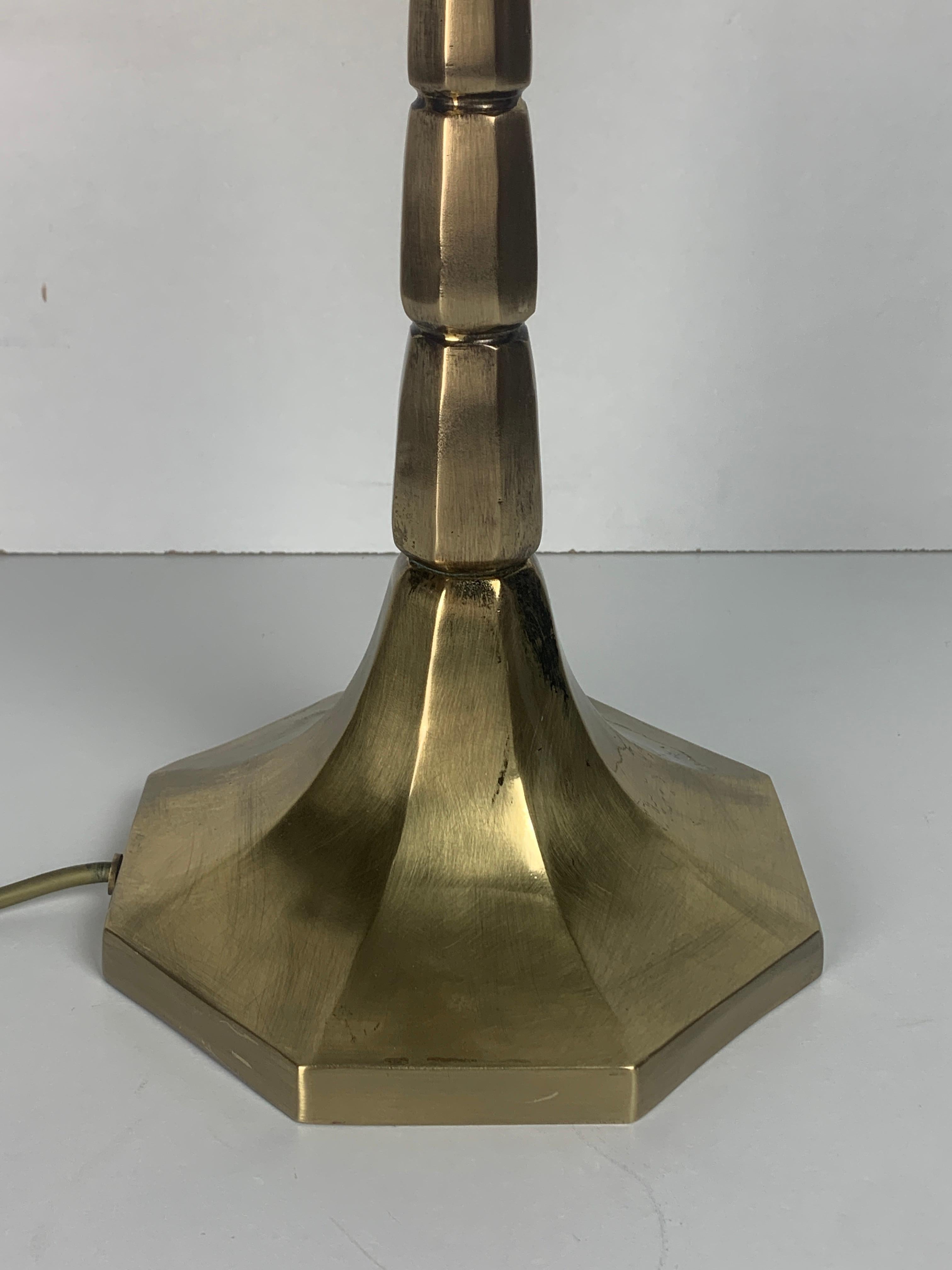 German Large Hollywood regency midcentury Capiz and brass table lamp, 1960s For Sale
