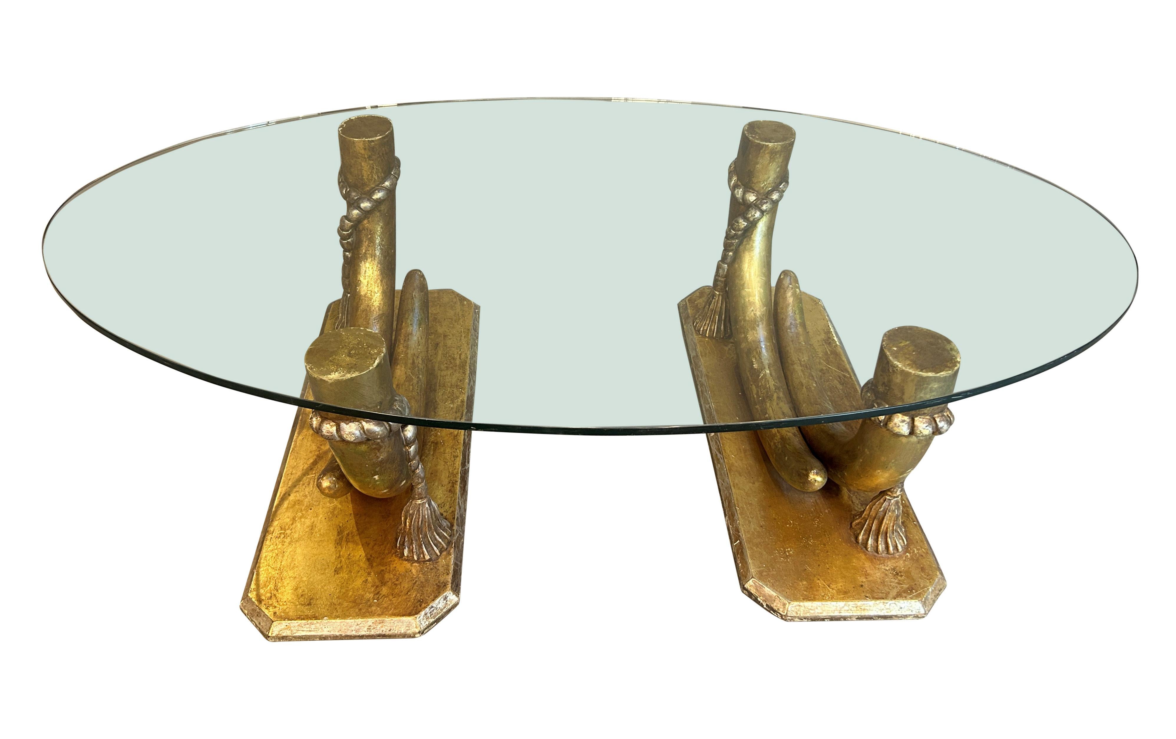Milieu du XXe siècle Grande table d'appoint Hollywood Regency en vente