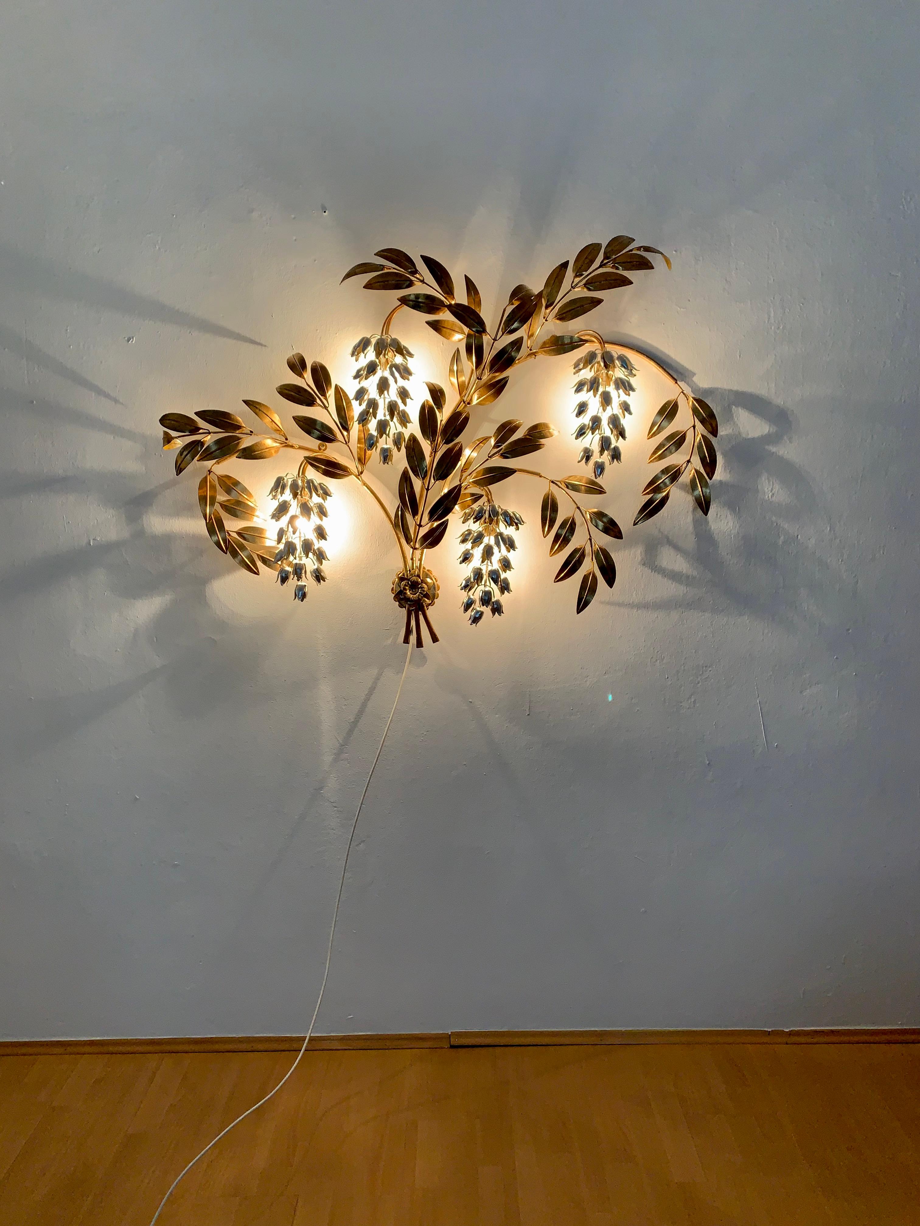 Large Hollywood Regency Palm Leaf Wall Lamp by Hans Kögl For Sale 4